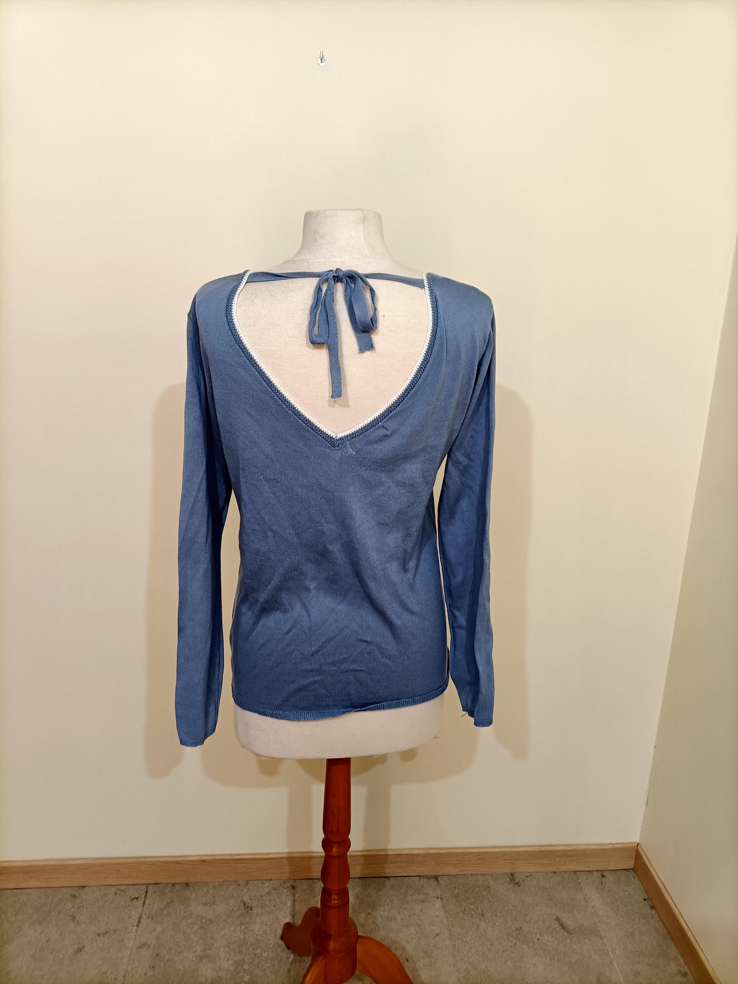 Pull fin So Sweet bleu avec étoiles et lacet dans le dos Taille S