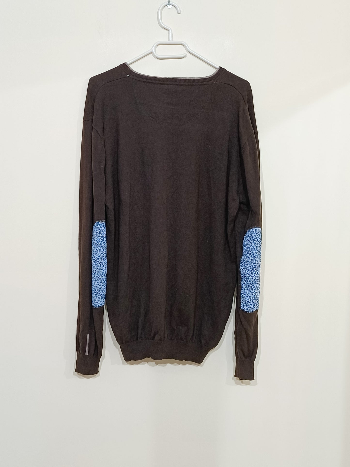 Pull fin Nodus marron et fleuri Taille L