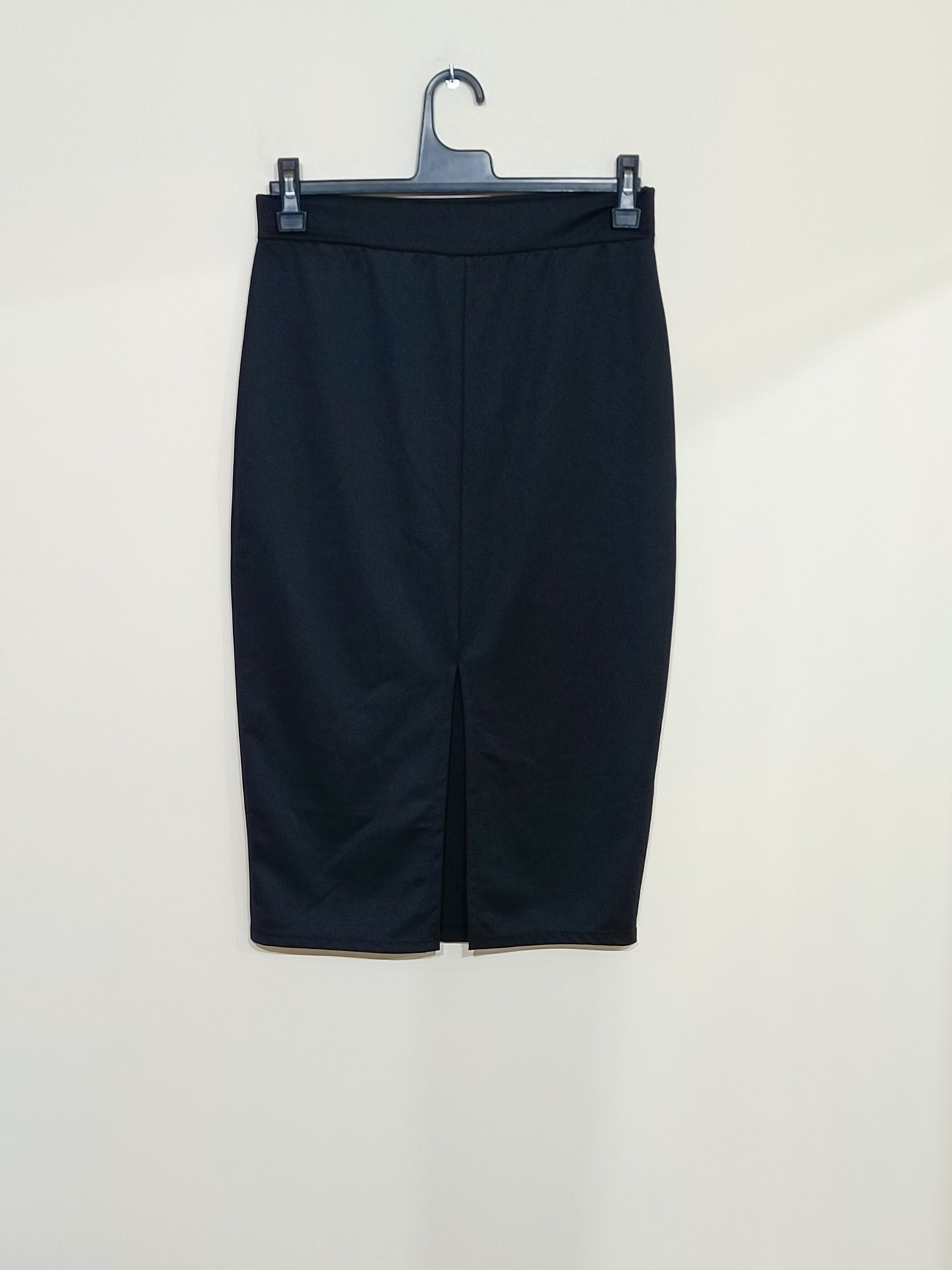 Jupe crayon noire avec strass noirs Taille 38