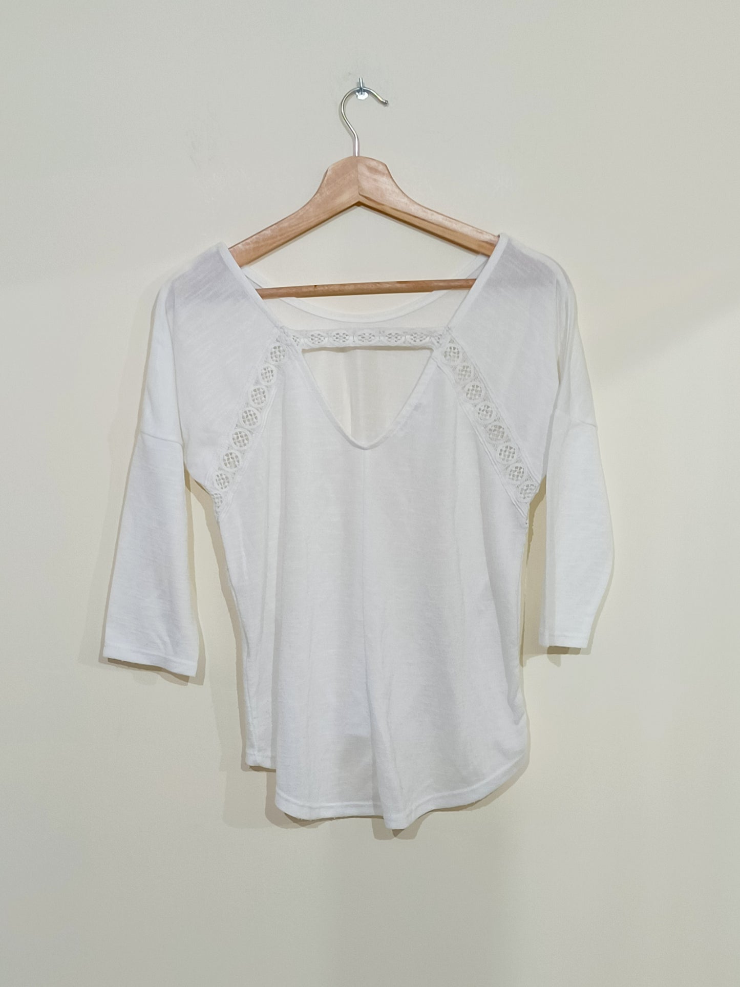 Pull fin Jennyfer blanc manches 3/4 col V dans le dos Taille 36