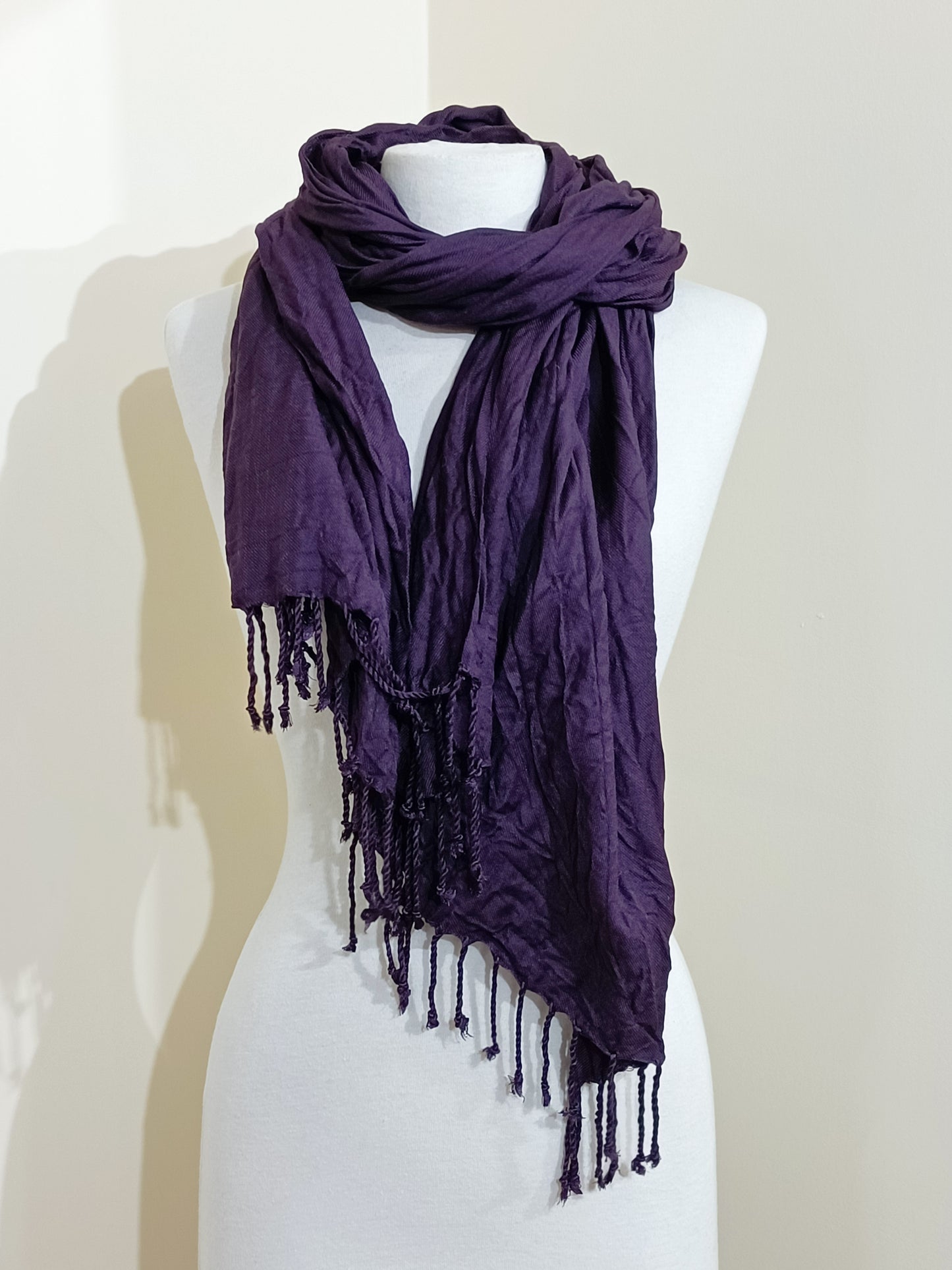 Echarpe prune avec franges