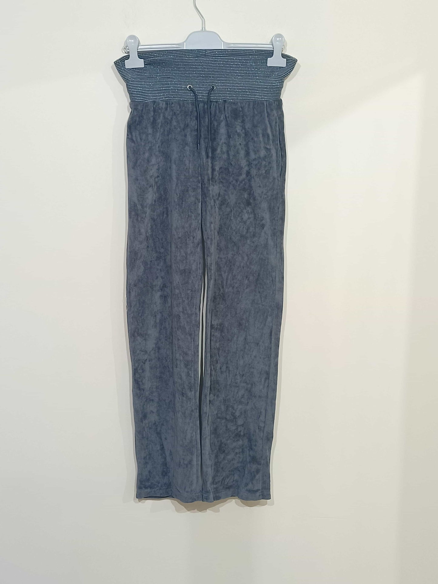 jogging-en-velours-gris-avec-liserés-argentés-à-la-ceinture-taille-m-la-friperie-d'emilie-vêtements-de-sport-femmes-taille-38-taille-40-taille-m-0