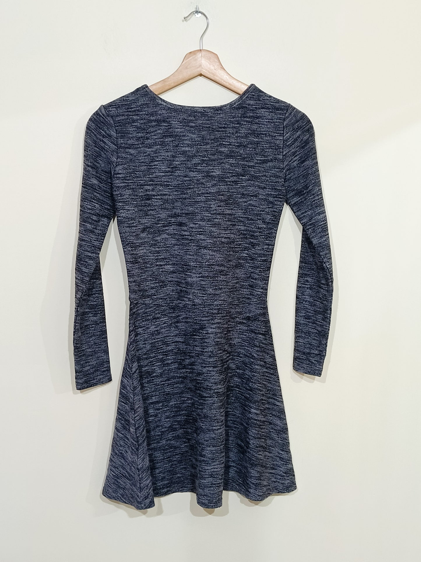 Robe manches longues Kiabi grise chinée avec sequins Taille 12 Ans