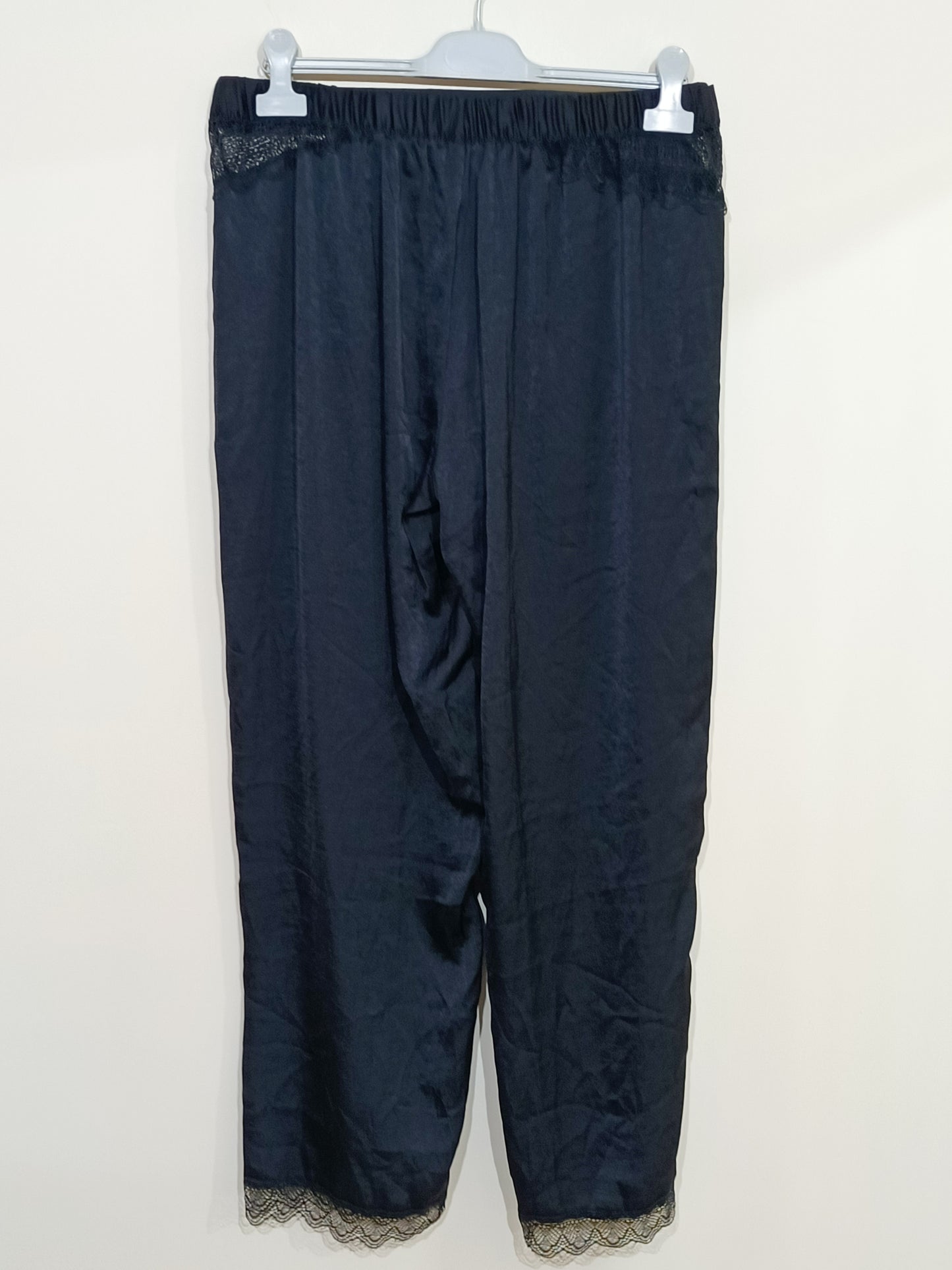 Pantalon de pyjama en satin Love to Lounge noir Taille 40/42