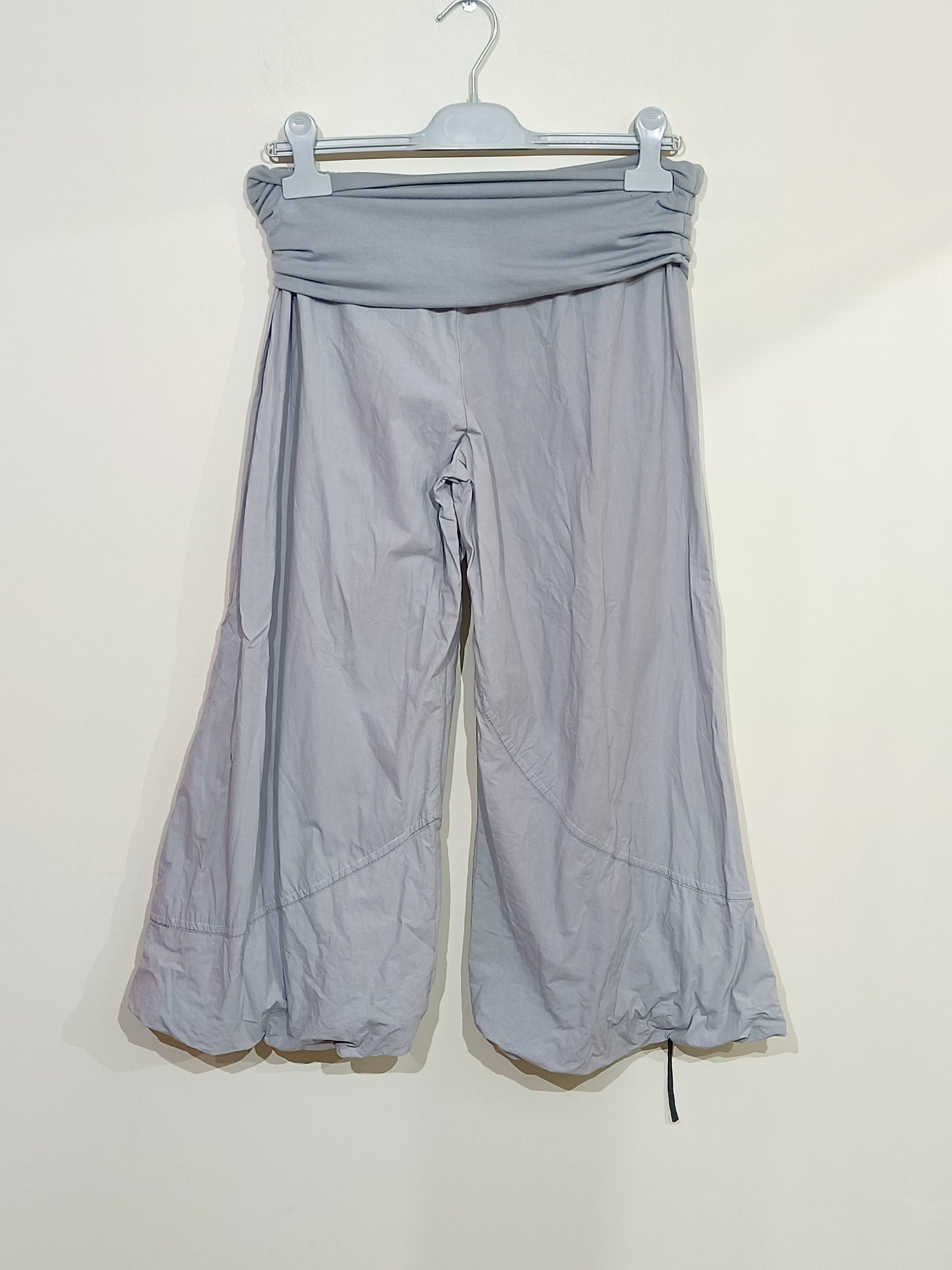 Pantacourt Cache-Cache gris Taille 38