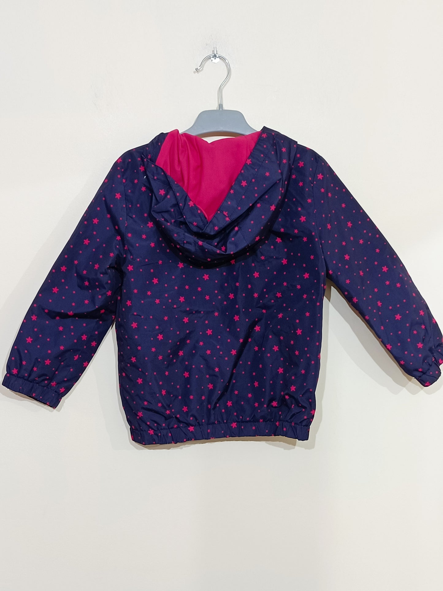 Coupe- vent Gémo violet avec motifs étoiles Taille 4 Ans