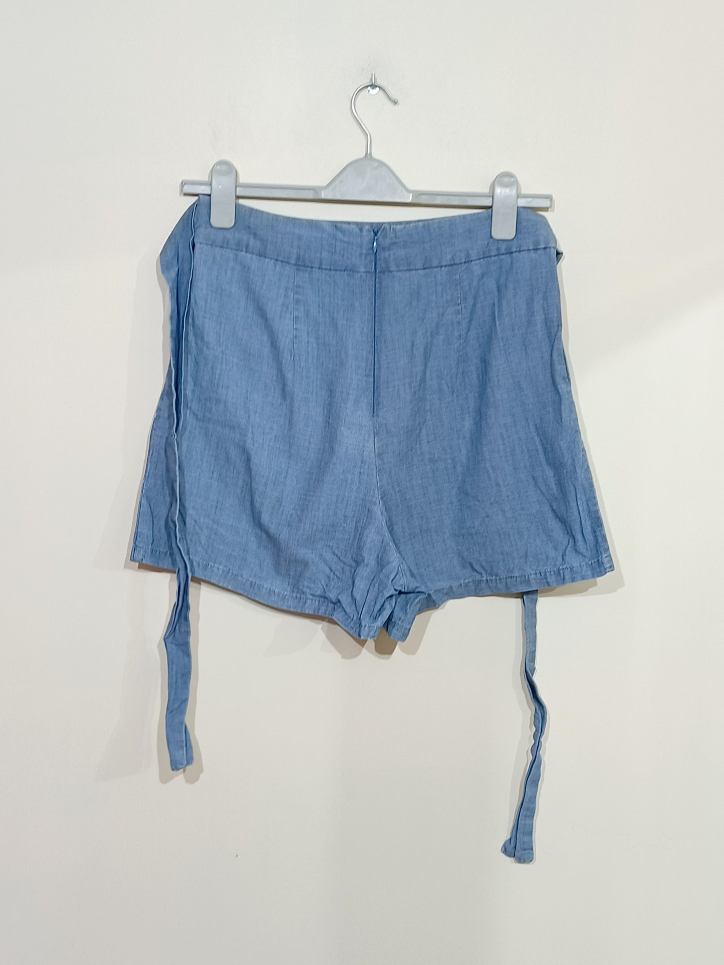 Short Kiabi bleu jeans avec ceinture à nouer Taille 38