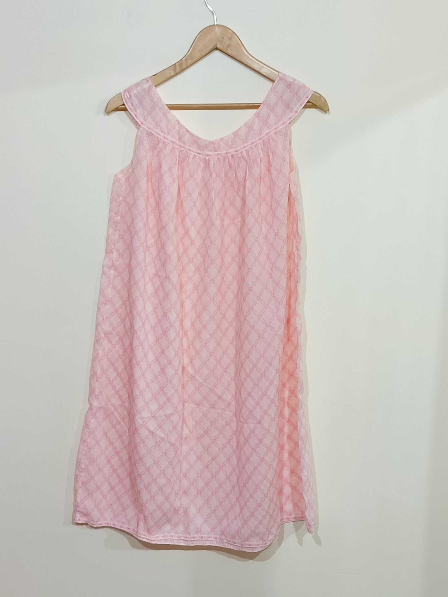 Chemise de nuit sans manche Pepita beige à motifs rose Taille 42