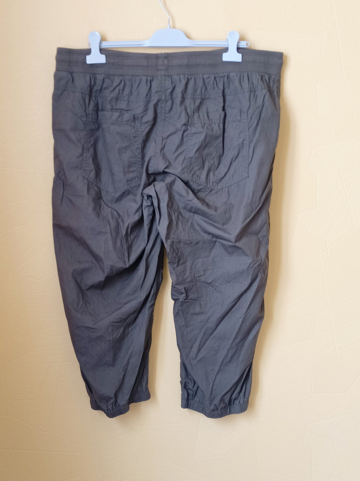 Pantacourt Maxiblue kaki Taille 50