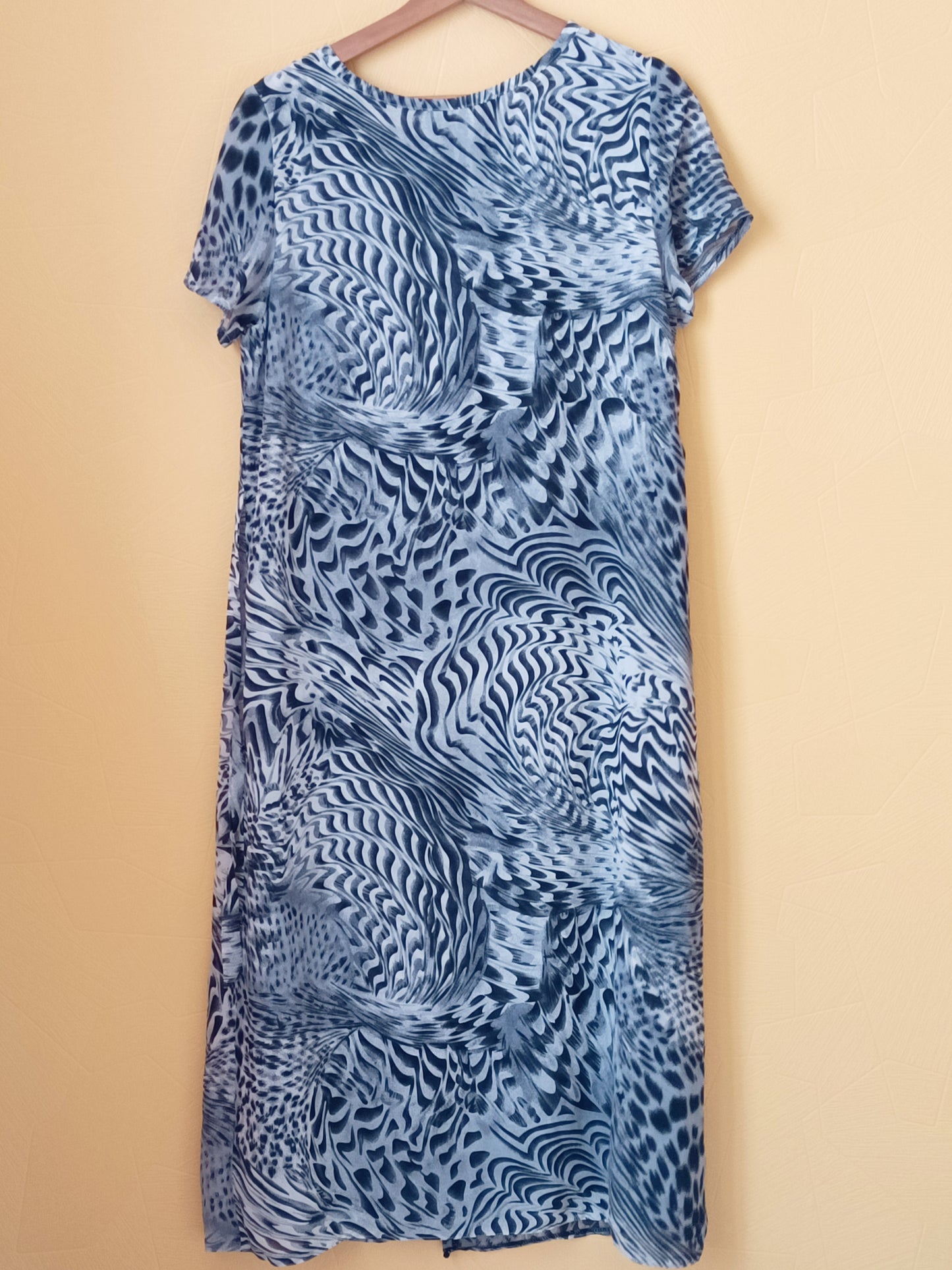 Robe manches courtes L.Luca imprimée noir, gris et blanc Taille L