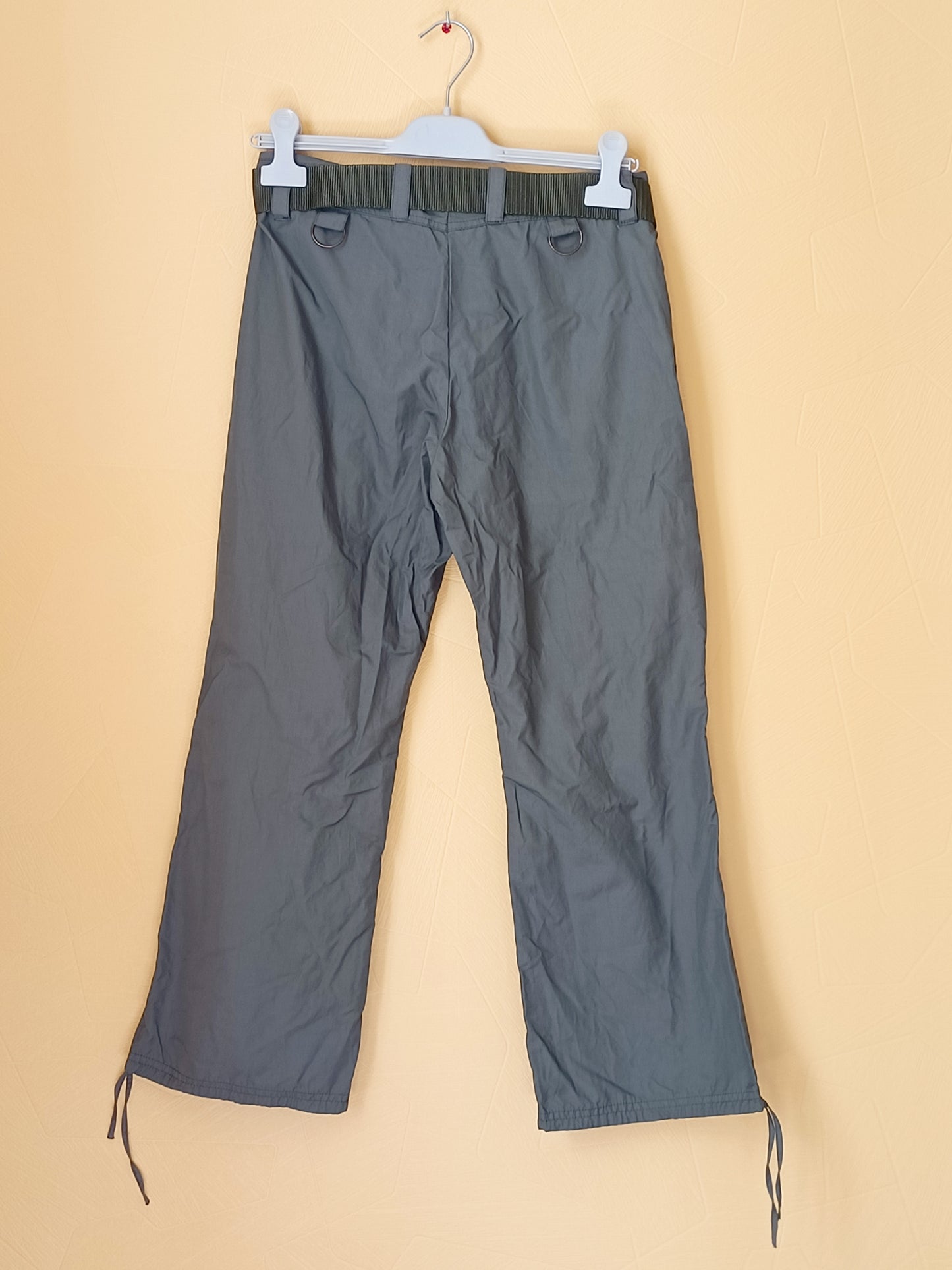 Pantacourt léger kaki avec ceinture Taille 38