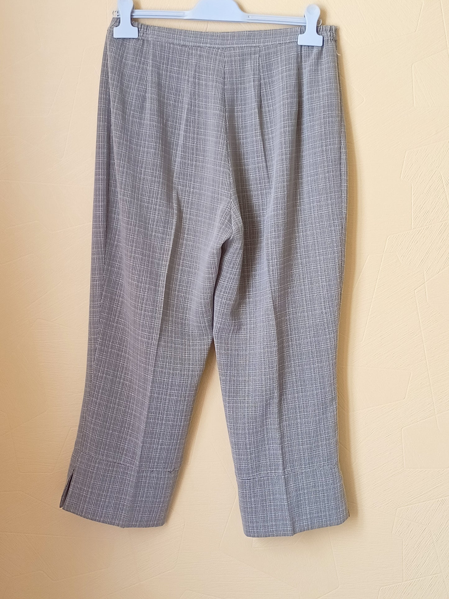 Pantacourt Entre Nous beige rayé Taille 42