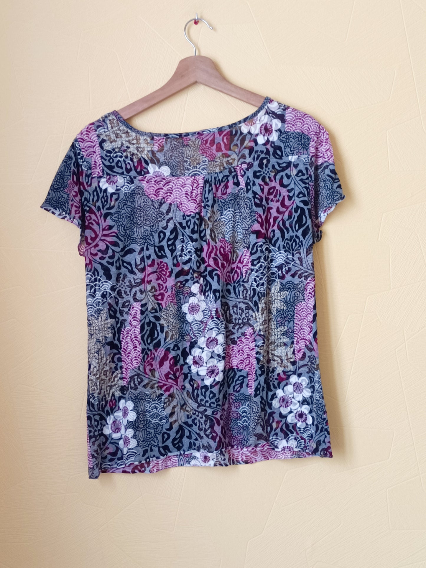 T-shirt à motifs Taille L