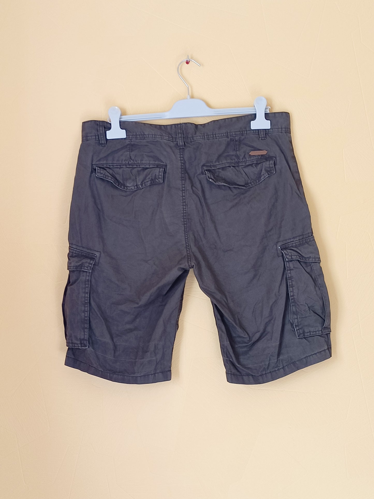 Short Trappeur kaki Taille 44