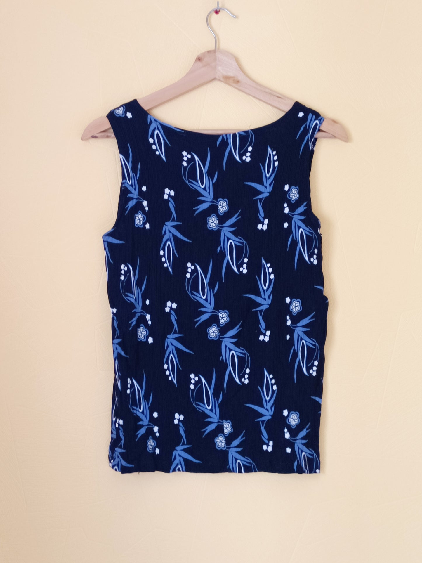 Débardeur Zatcha noir fleuri Taille 46/48