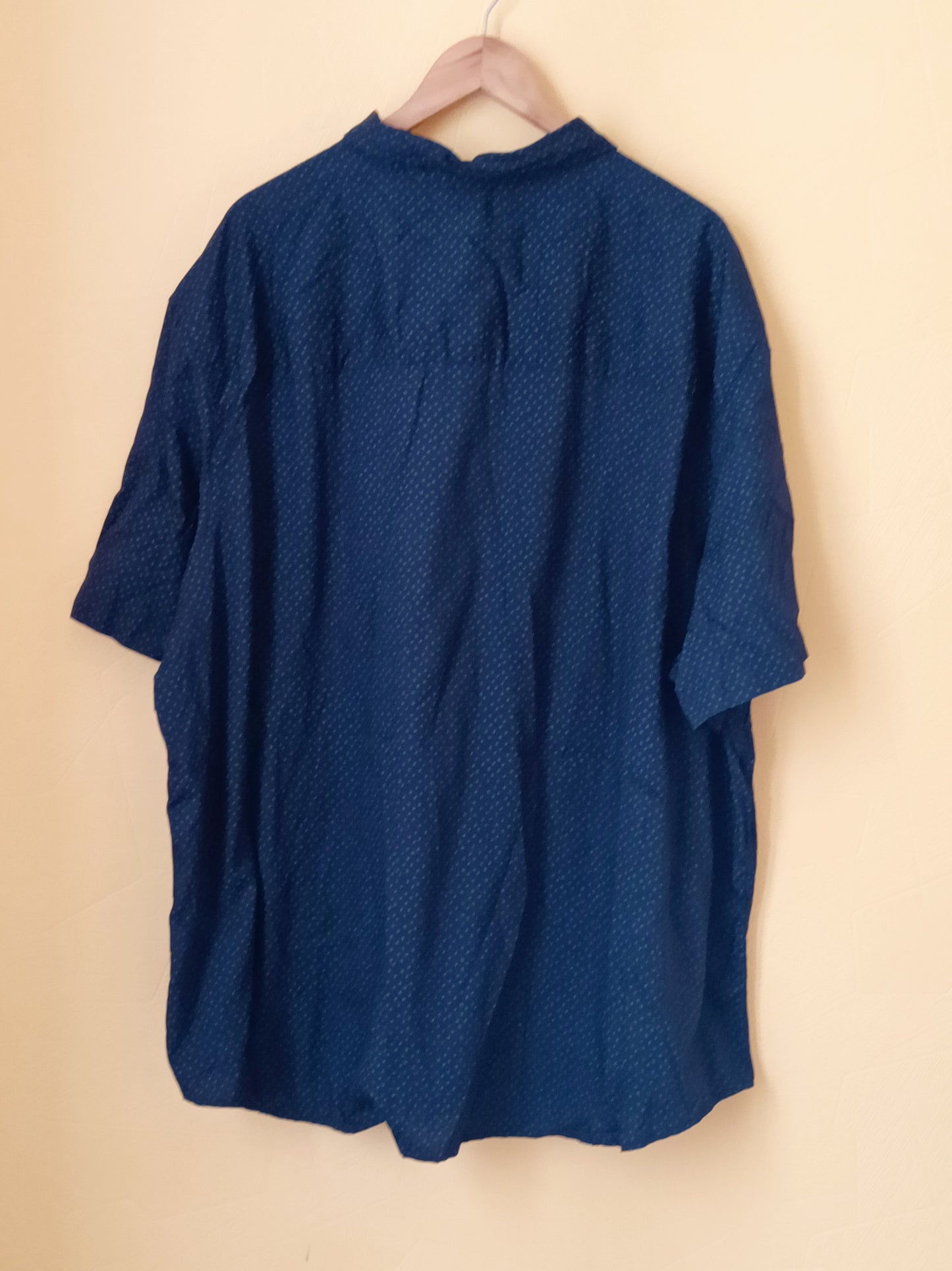 Chemise manches courtes Kiabi bleue marine à motifs Taille 6XL