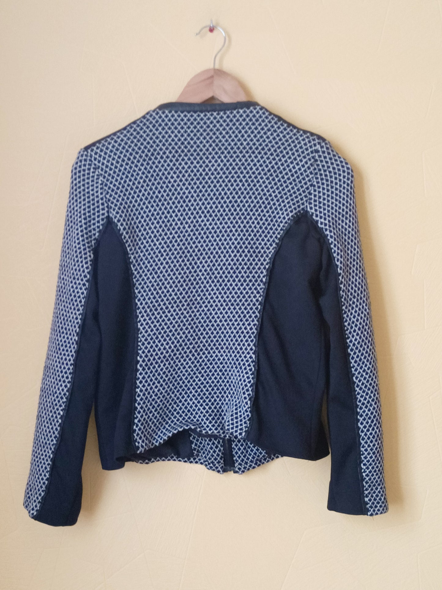 Veste à motifs noire et blanches Taille 38