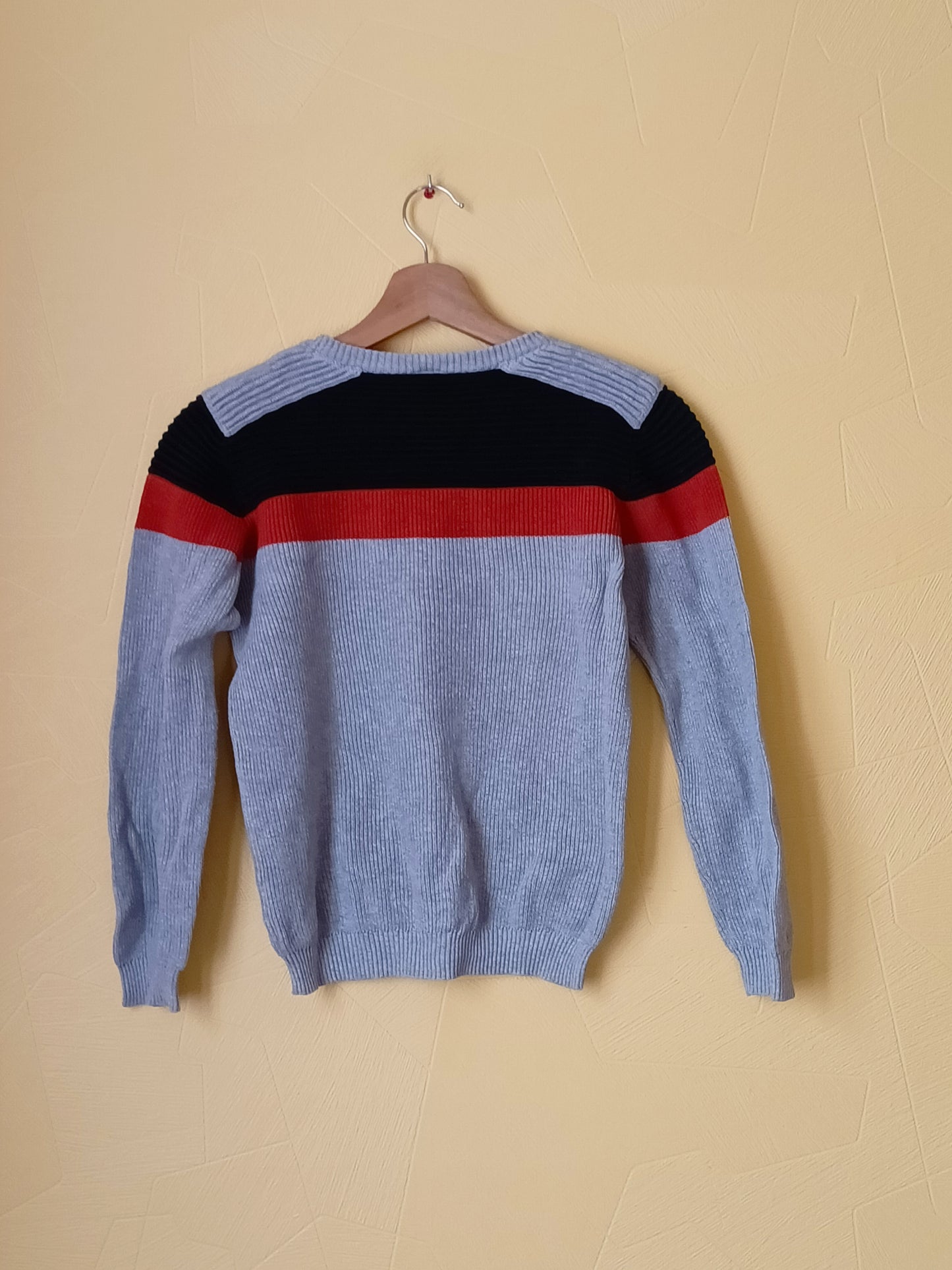 Pull Orchestra gris avec rayures rouge et noire Taille 10 Ans