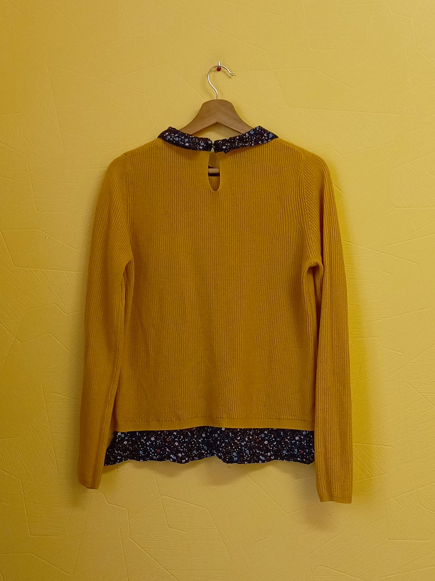 Pull chemise Camaïeu moutarde avec col fleuri Taille L