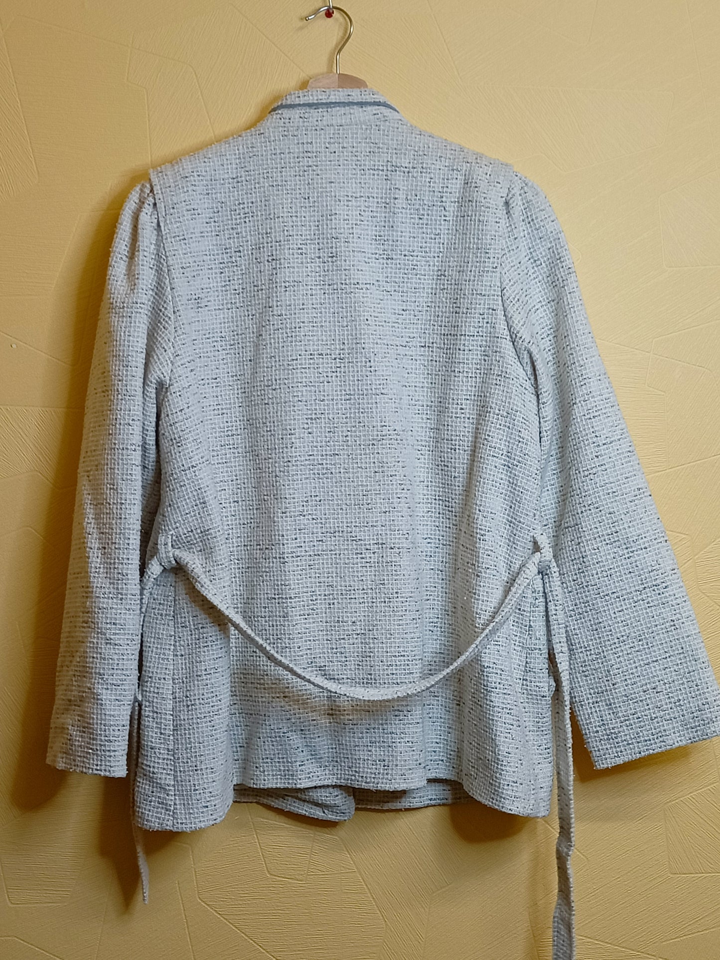 Manteau léger beige avec ceinture Taille 44