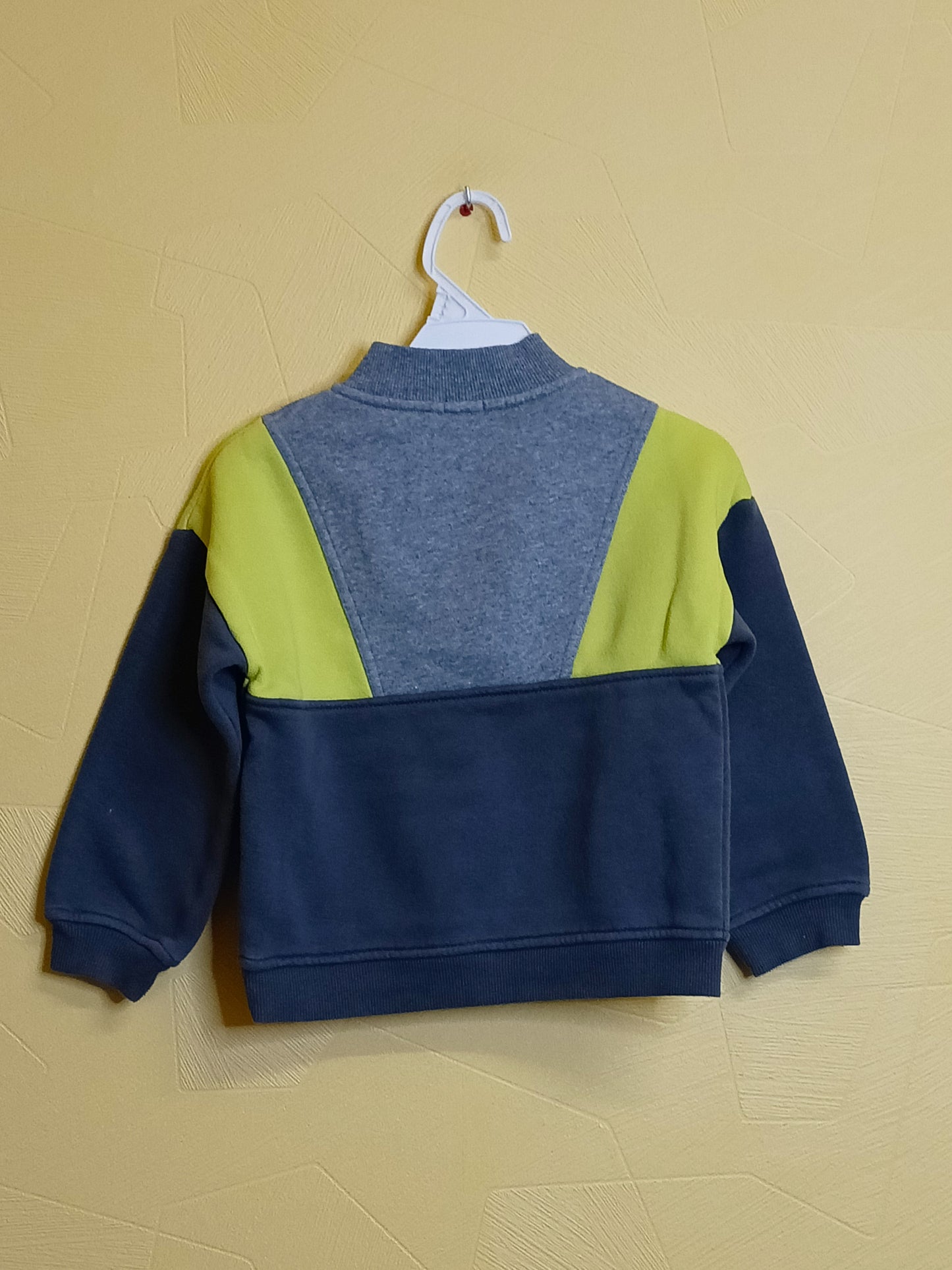 Sweat avec fermeture Kiabi jaune et gris Taille 5 Ans