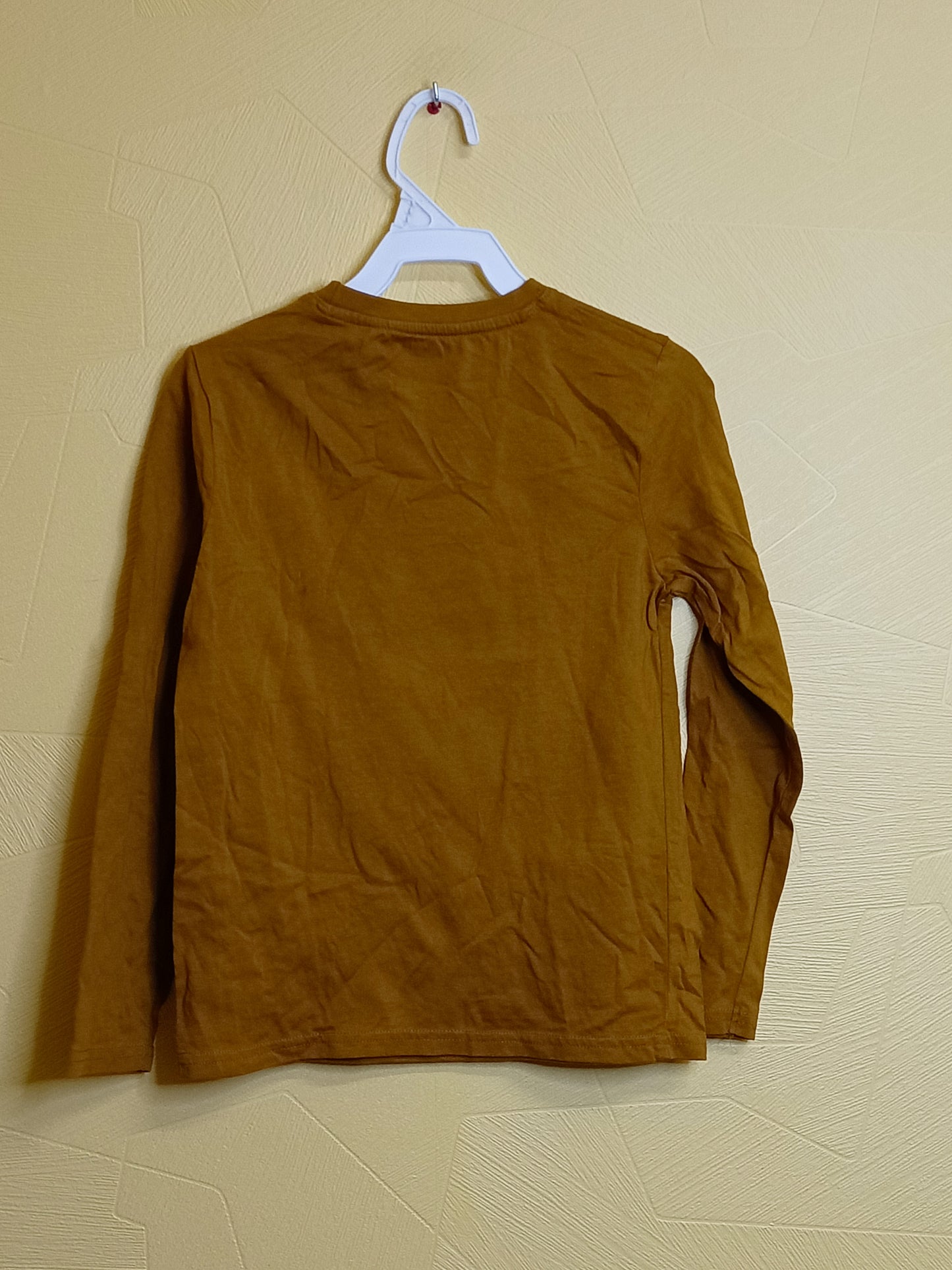 T-shirt manches longues Kiabi moutarde avec impression Taille 8 Ans