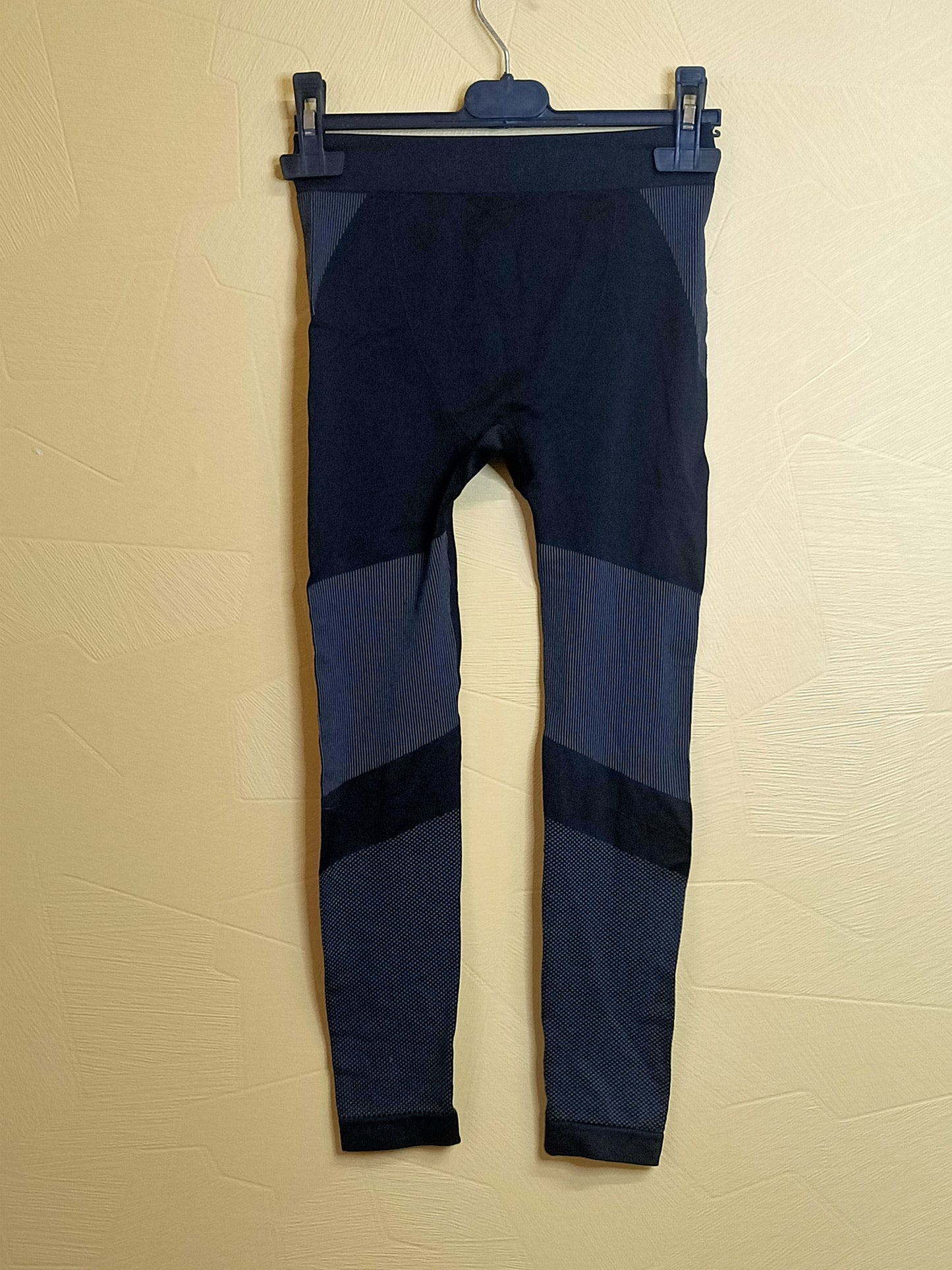 Sous vêtements thermiques Crivit noir et gris Taille 8/10 Ans