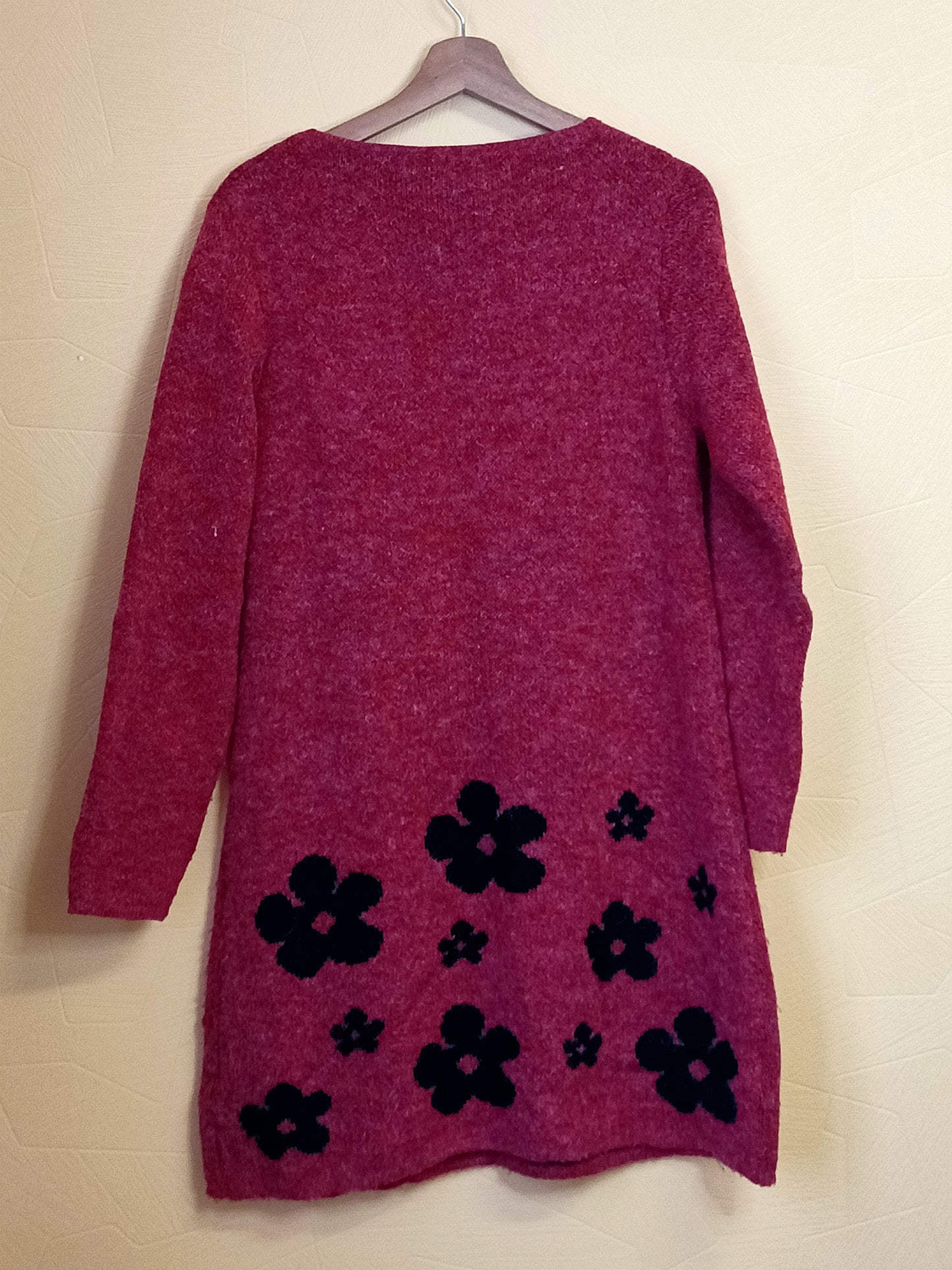 Robe pull rouge avec motifs fleuri Taille L