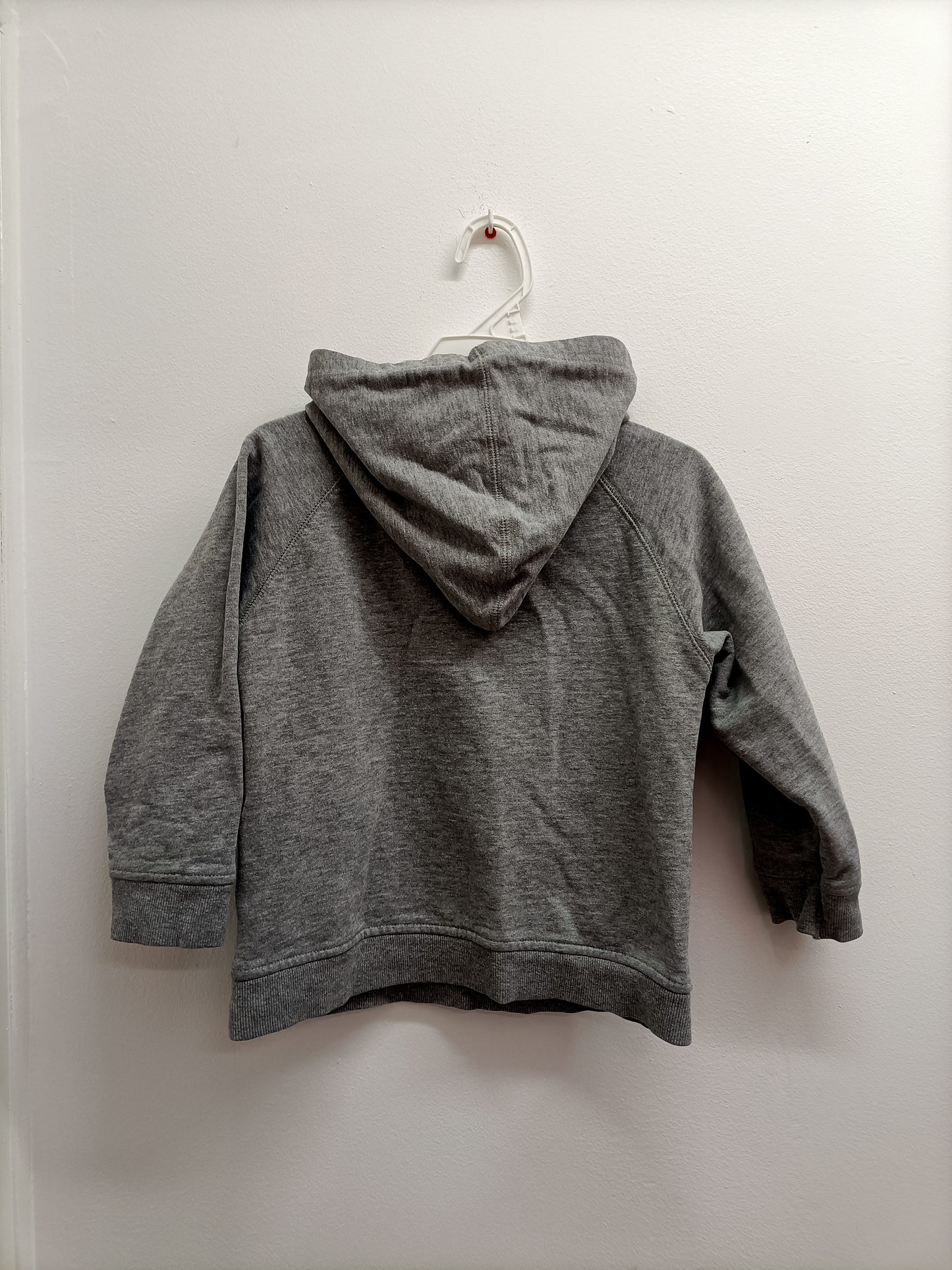 Sweat à capuche YCC 214 gris avec impression Taille 6 Ans