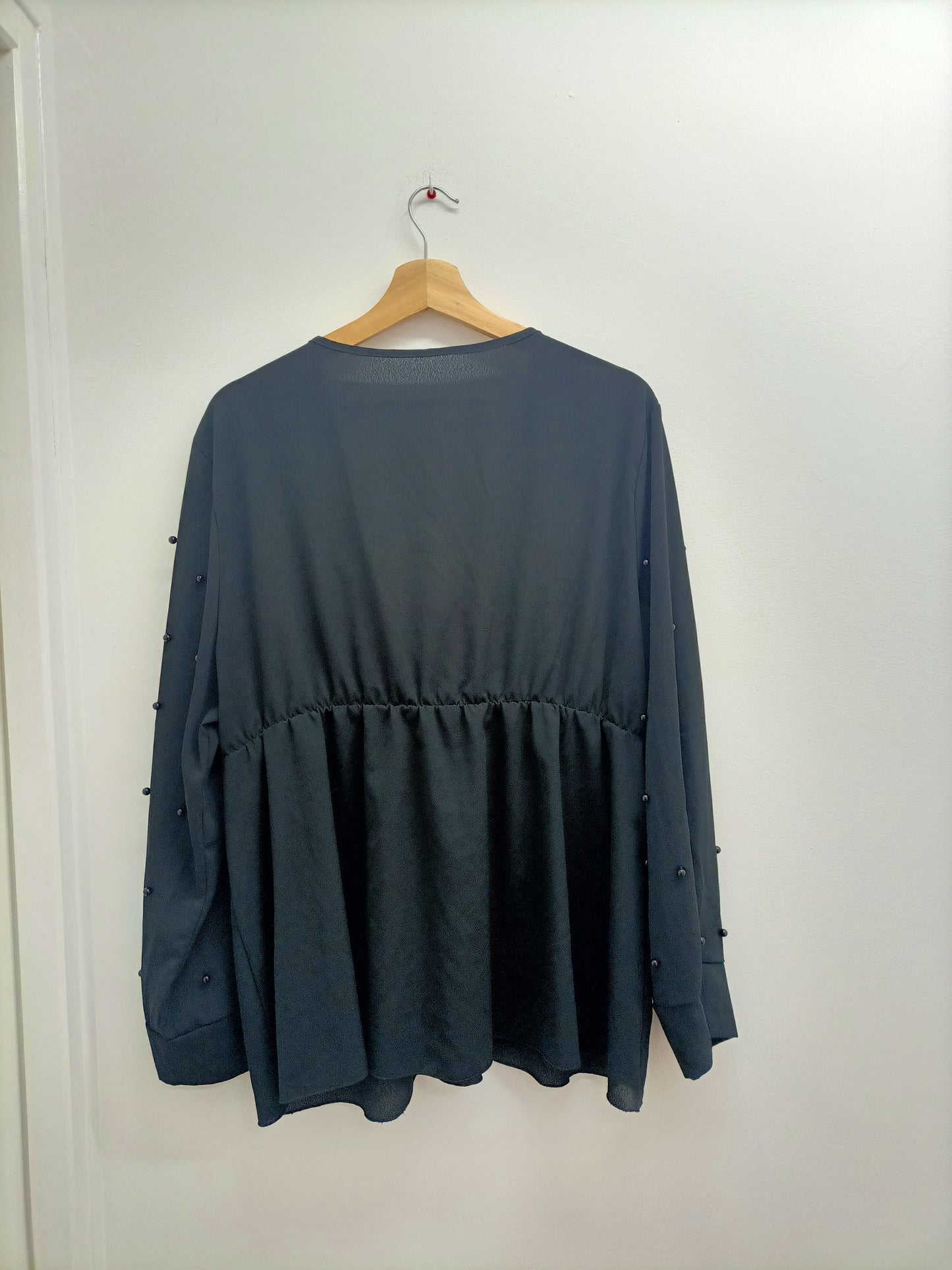Tunique manches longues noire avec perles Taille 4XL