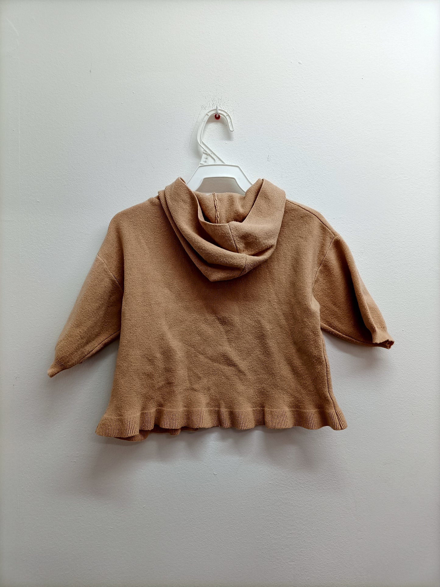 Pull à capuche Disney Baby beige Taille 12 Mois