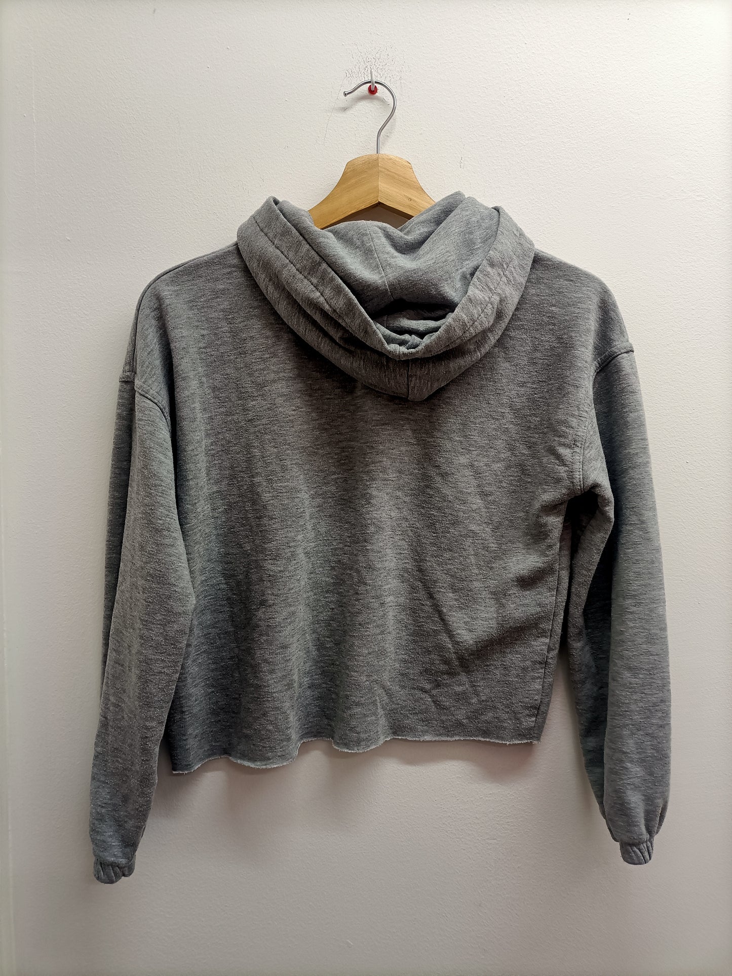 Sweat court à capuche Jennyfer gris avec impression Taille XS