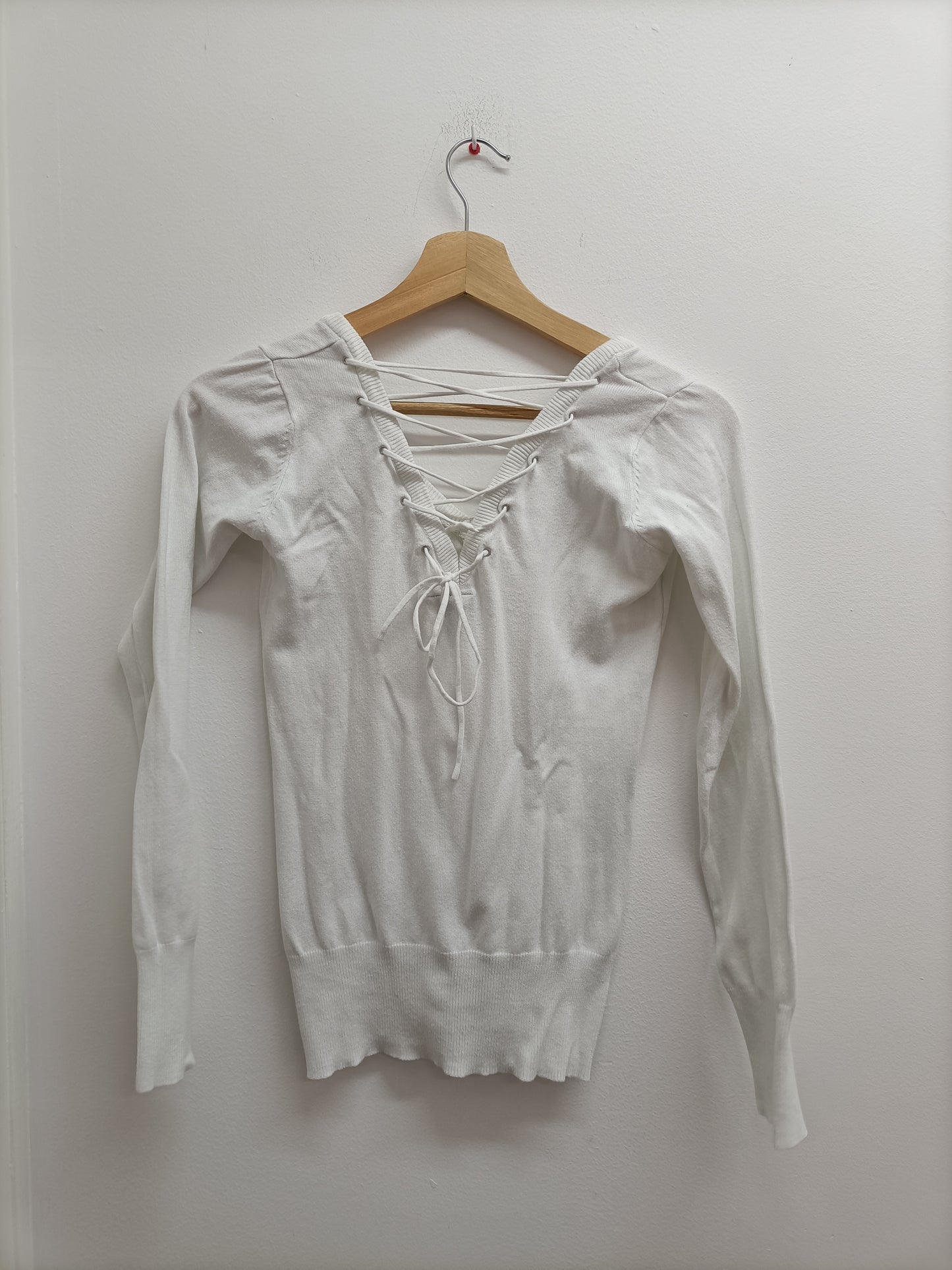 Pull fin avec lacets dans le dos Walk and Talk blanc Taille S