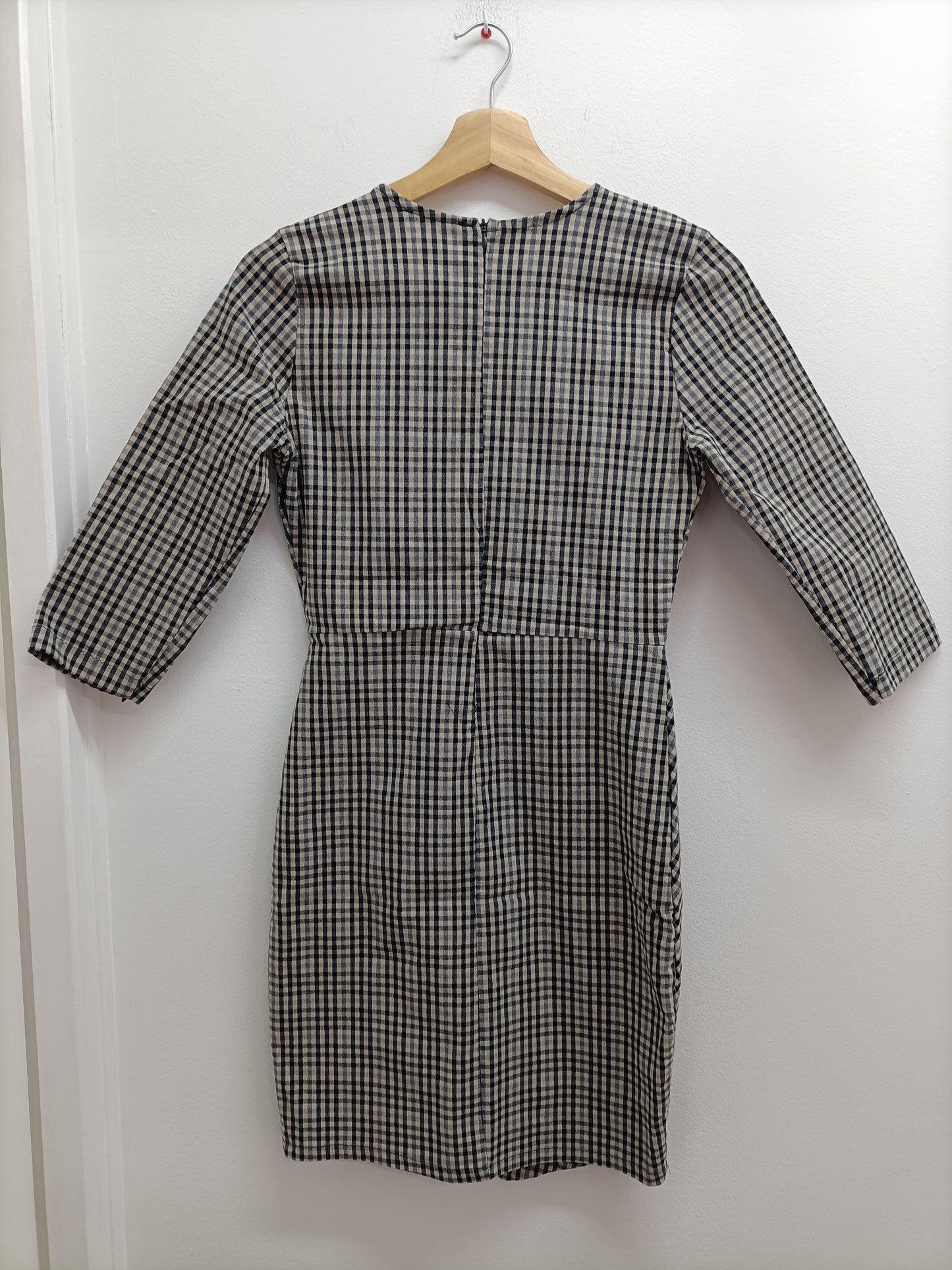 Robe manches 3/4 Miss One à petits carreaux noirs, beiges et gris Taille M