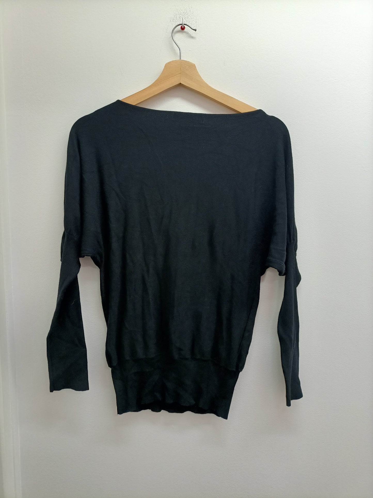 Pull Voyelles noir avec strass Taille M
