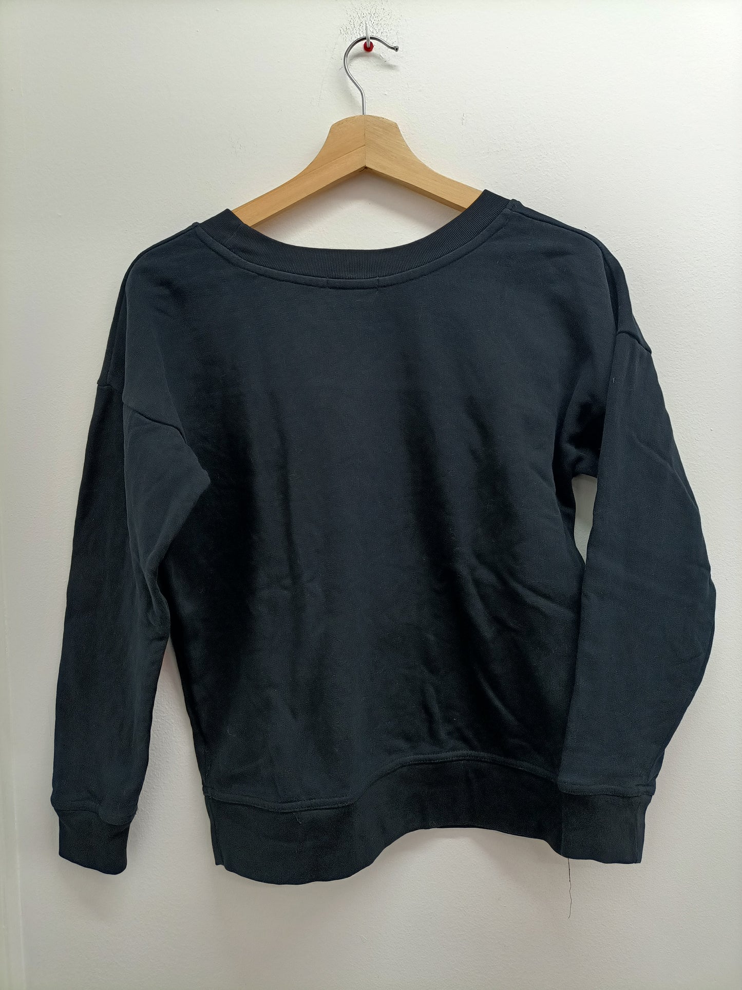Sweat Kiabi noir avec broderie et sequins Taille XS