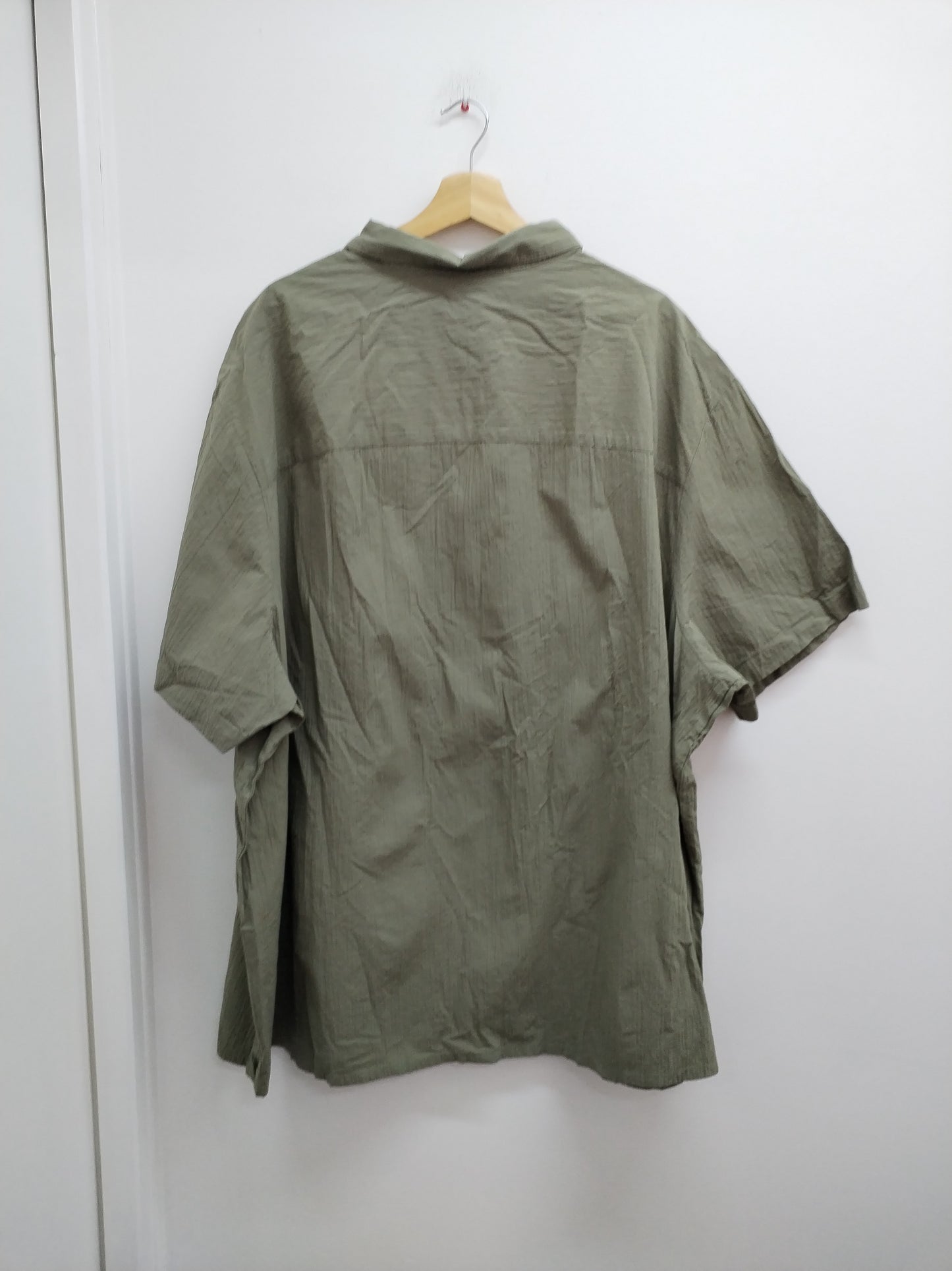 Chemise manches courtes Kiabi kaki Taille 6XL