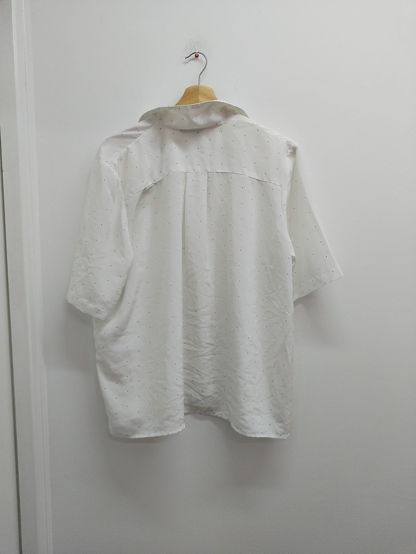 Chemise manches courtes Julie Tess blanche à petits pois Taille M/L