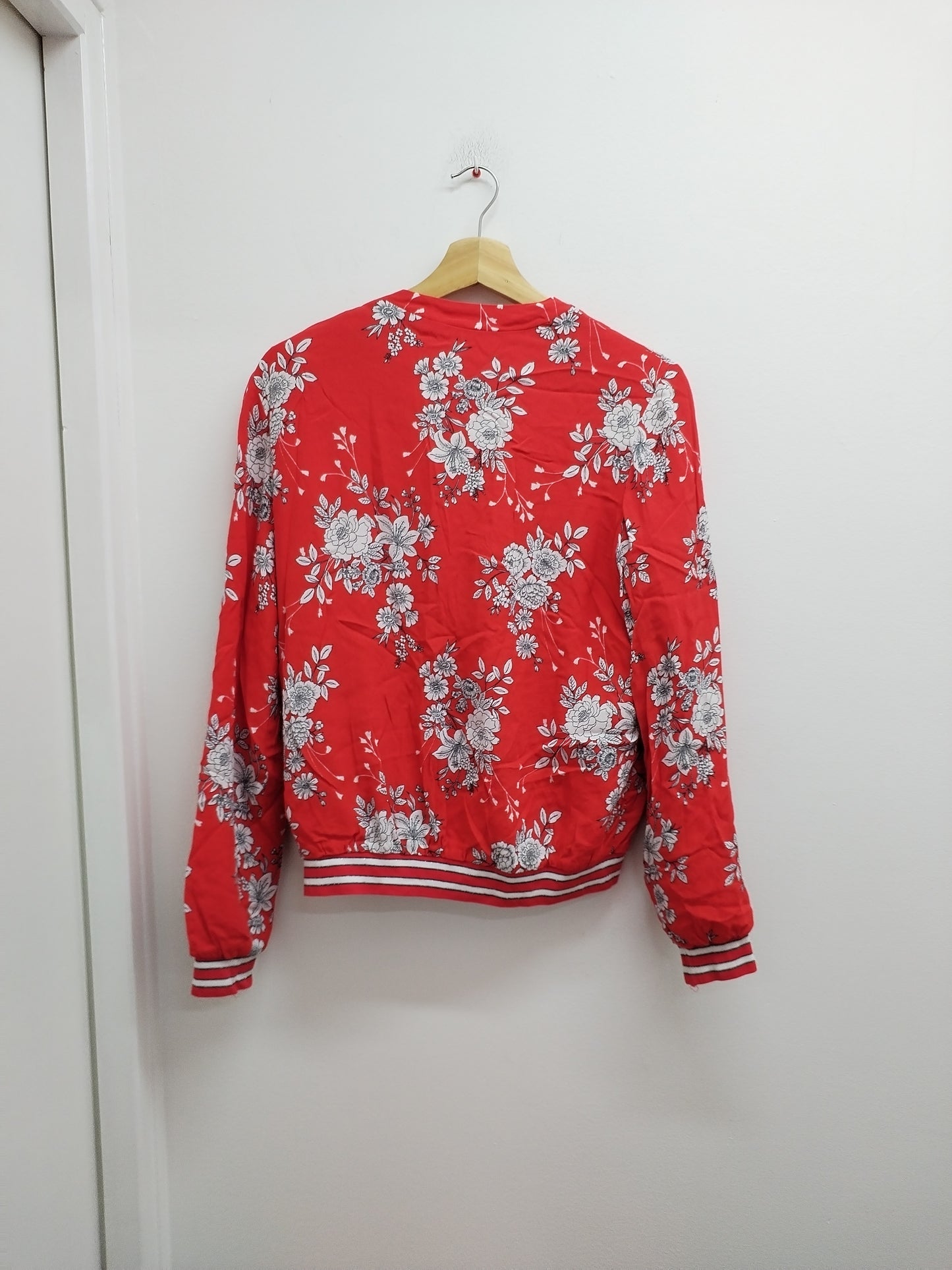 Veste zippée Promod rouge fleurie Taille 40