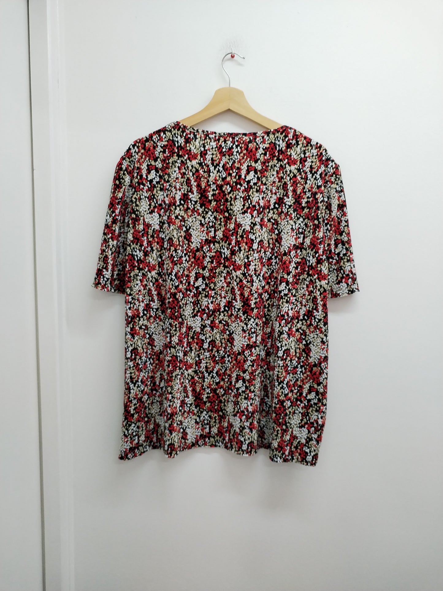 Tunique manches courtes Atelier Création GS noire fleurie Taille 52