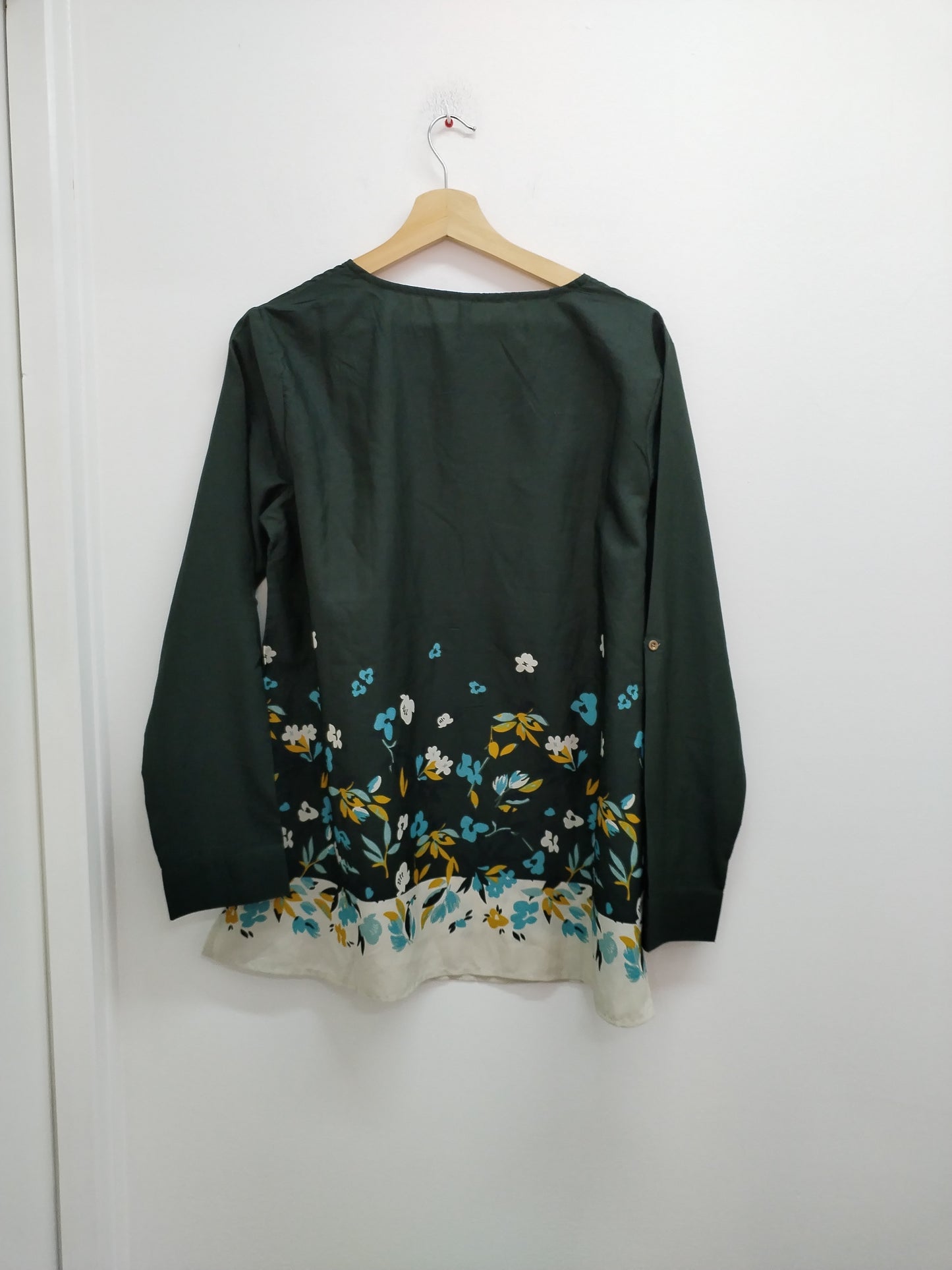 Blouse Blancheporte kaki et blanche à motifs Taille 44