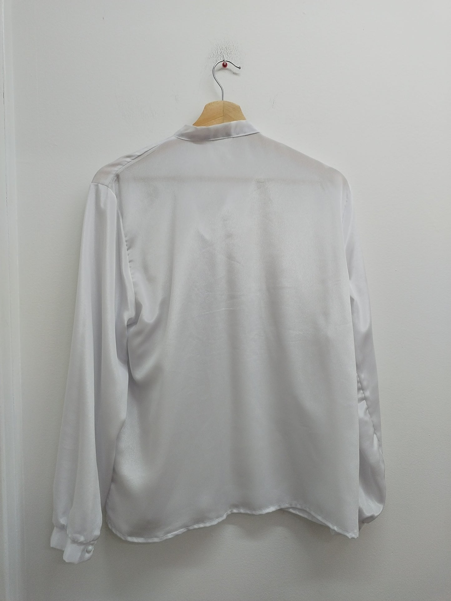 Chemise blanche avec broderie Taille L