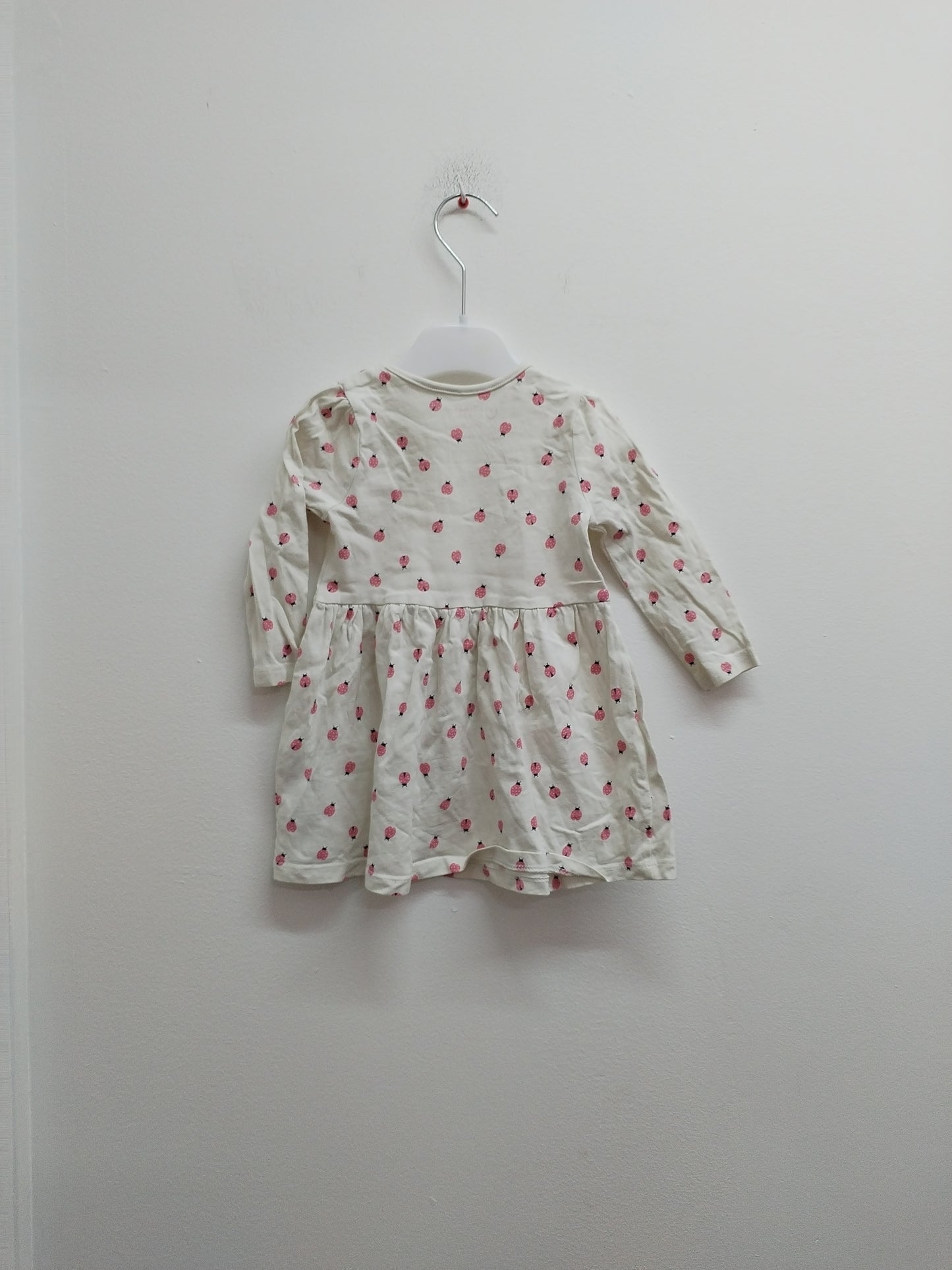 Robe manches longues Primark blanche à motifs coccinelles Taille 9/12 Mois