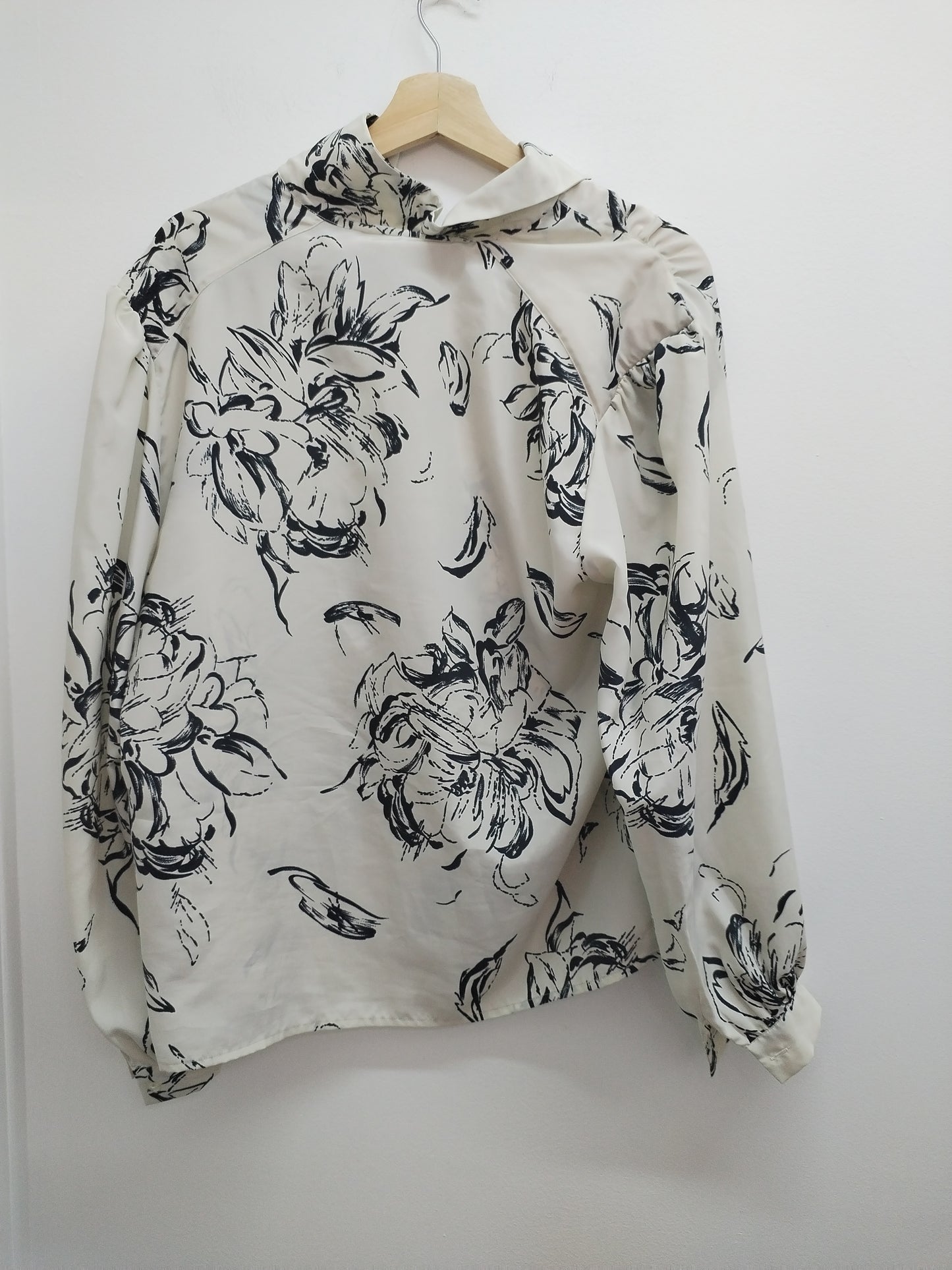 Chemise Brigitte Saget beige fleurie Taille XL