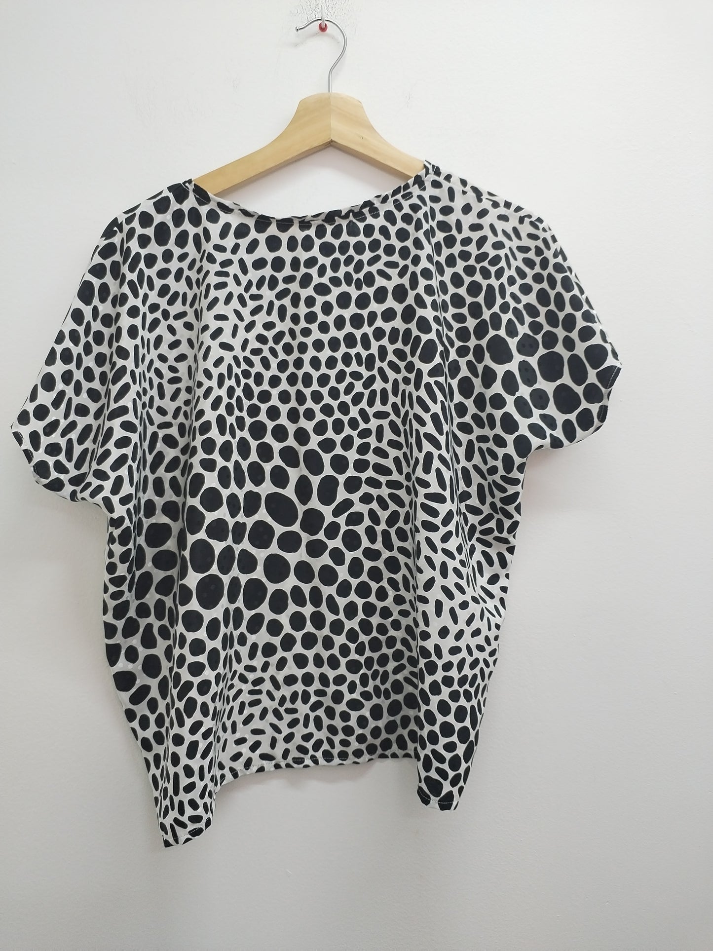 Tunique blanche à pois noirs Taille XL