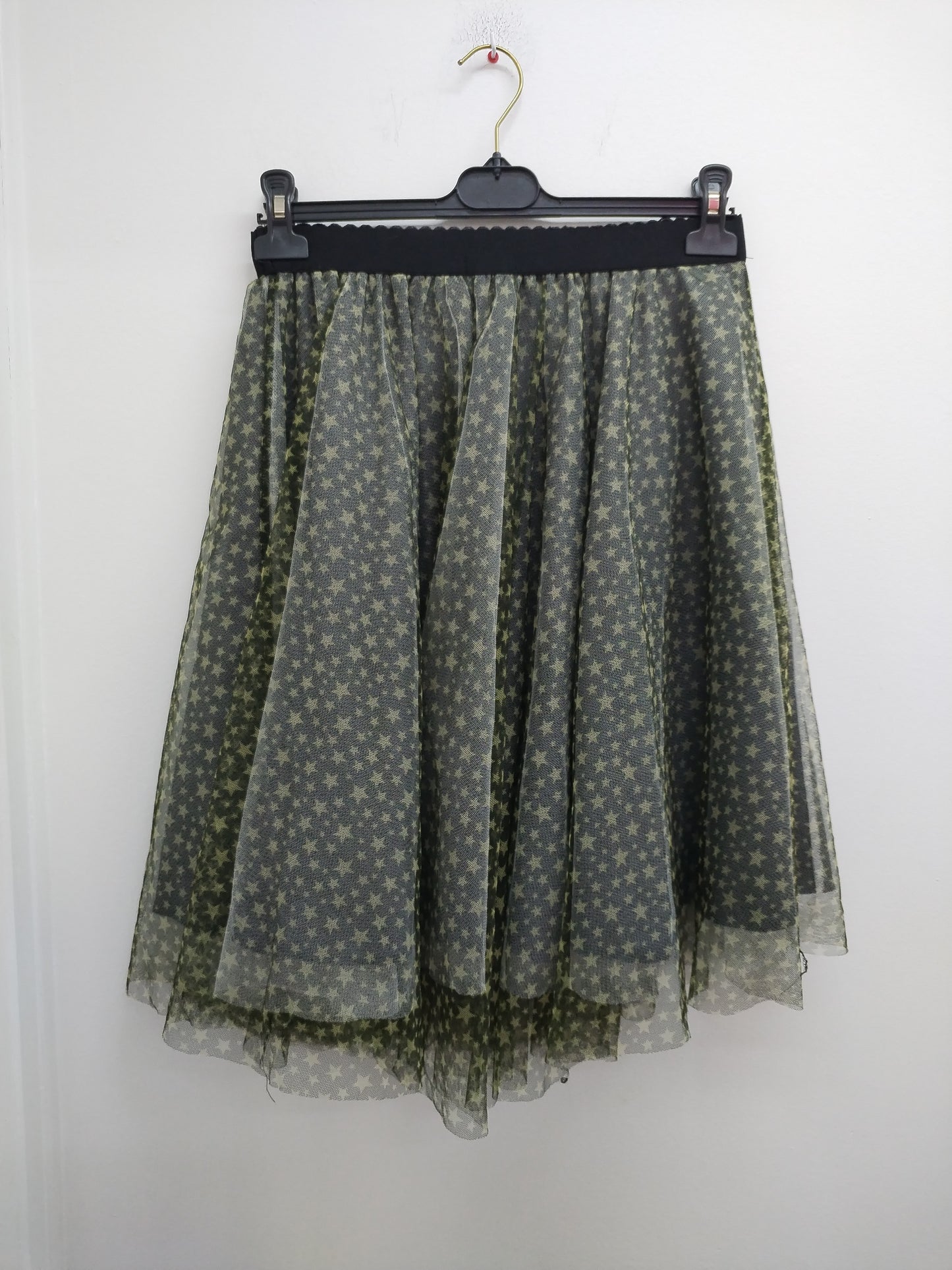 Jupe mi-longue Kilibbi en tulle verte avec étoiles Taille S/M