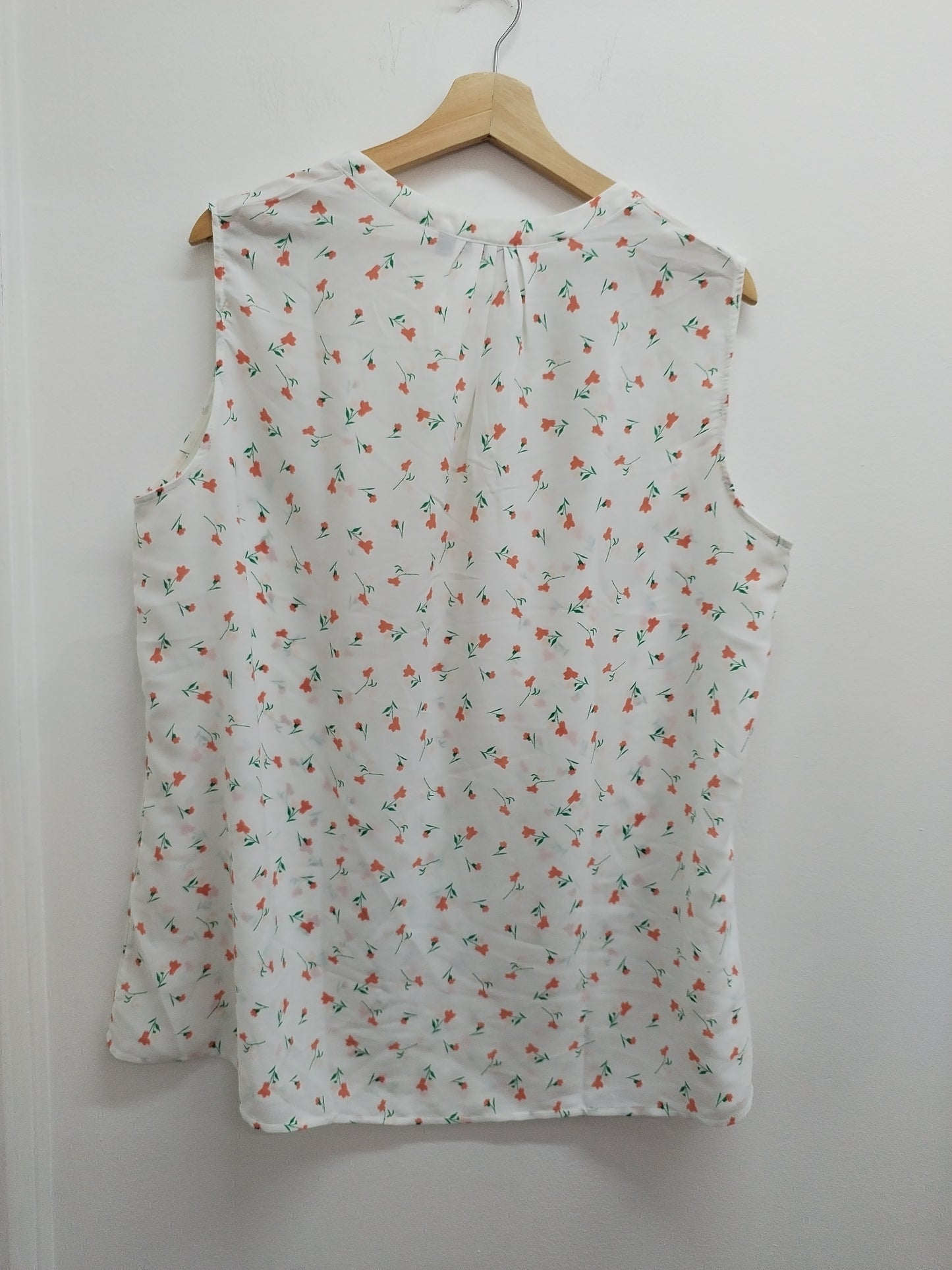 Débardeur fluide Kiabi blanc fleuri Taille 48