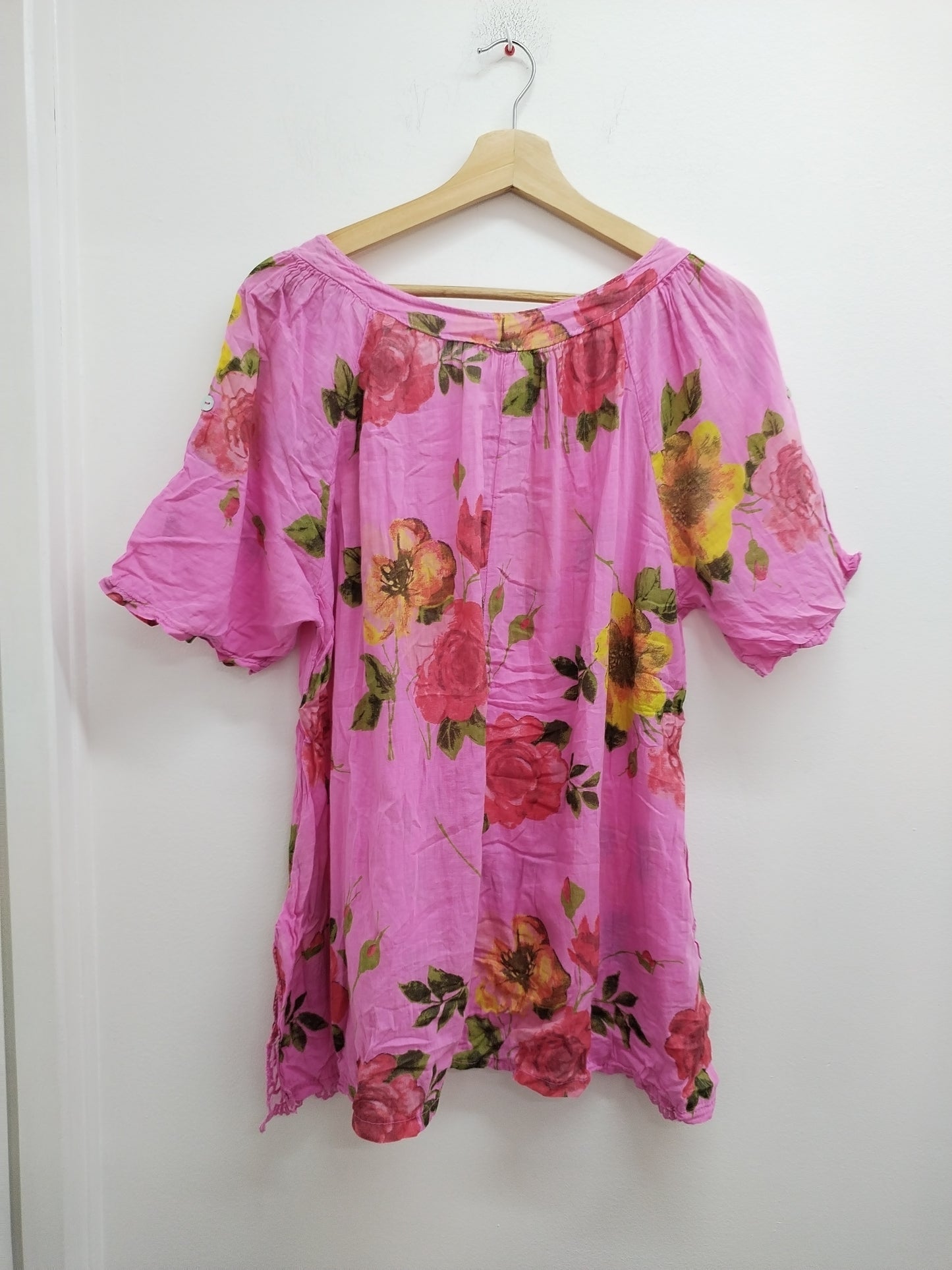 Tunique manches courtes rose fleurie avec dentelle Taille XL