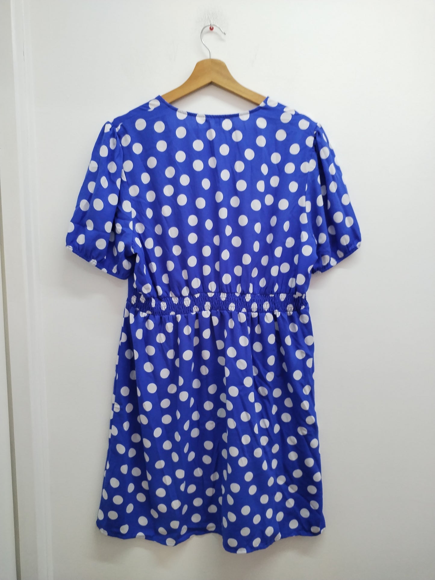 Robe manches courtes Kiabi bleue à pois blancs Taille 46