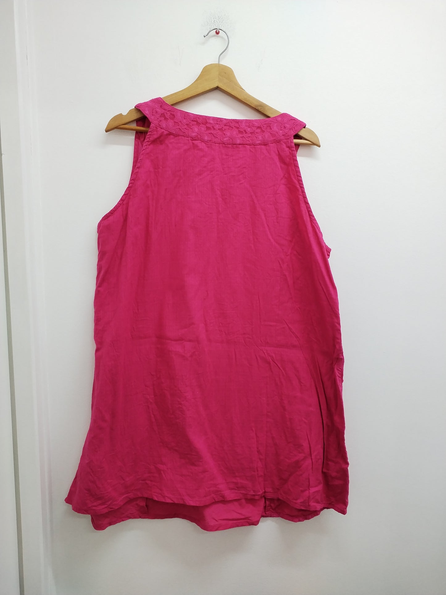 Robe sans manches Gémo fuchsia avec dentelle Taille 50
